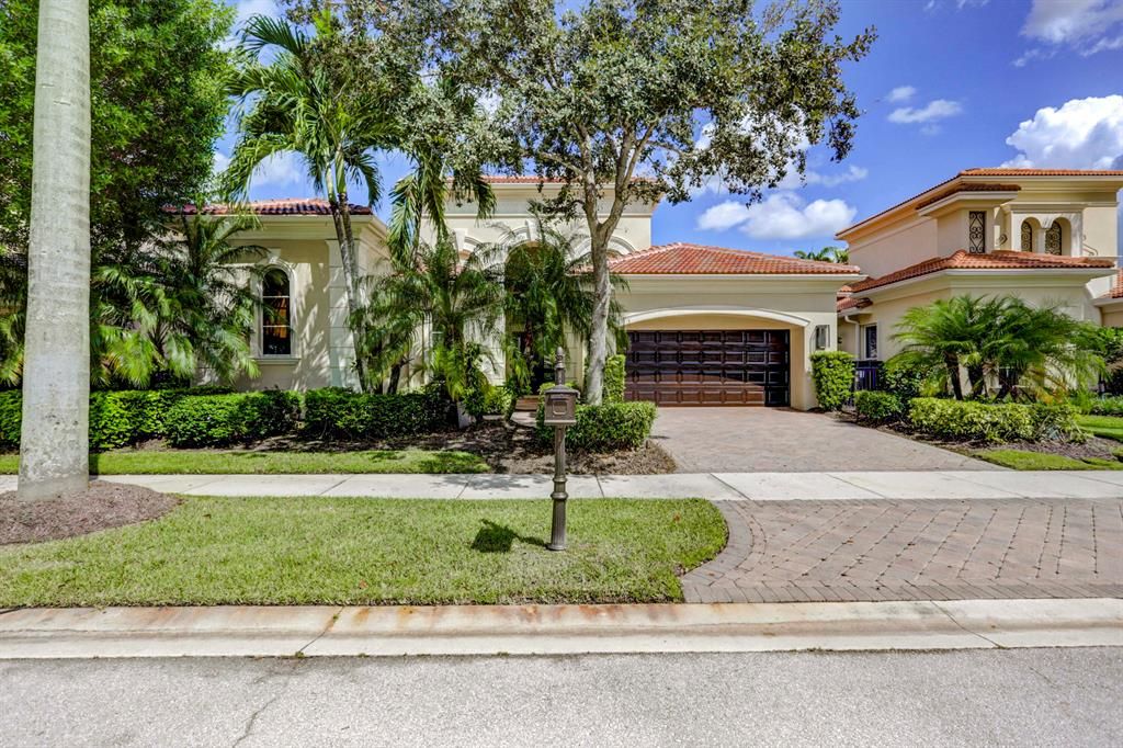 Photo of 135 Olivera Way, Palm Beach Gardens, FL 33418 (MLS # R10746088)