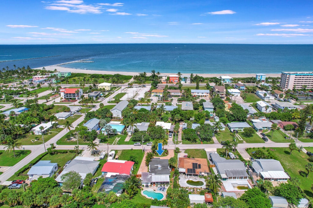 Photo of 307 Granada Street, Fort Pierce, FL 34949 (MLS # R10909082)