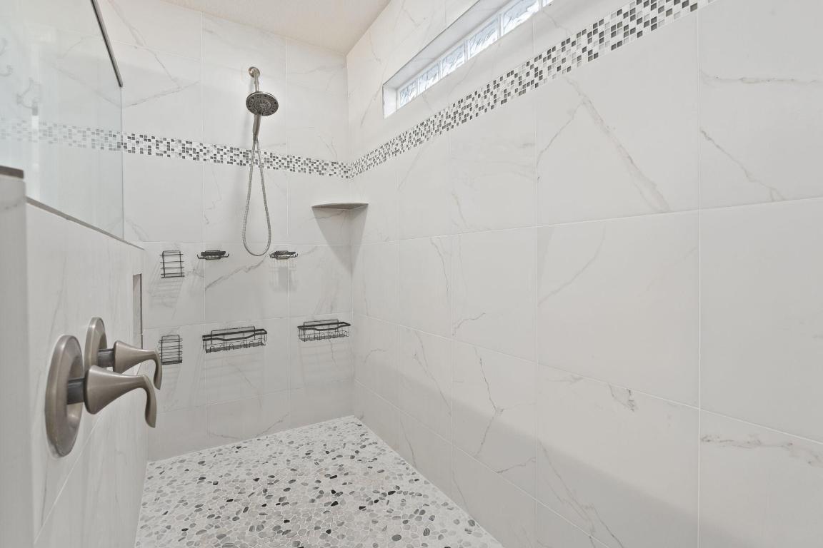 INDIAN GROVES - Residential