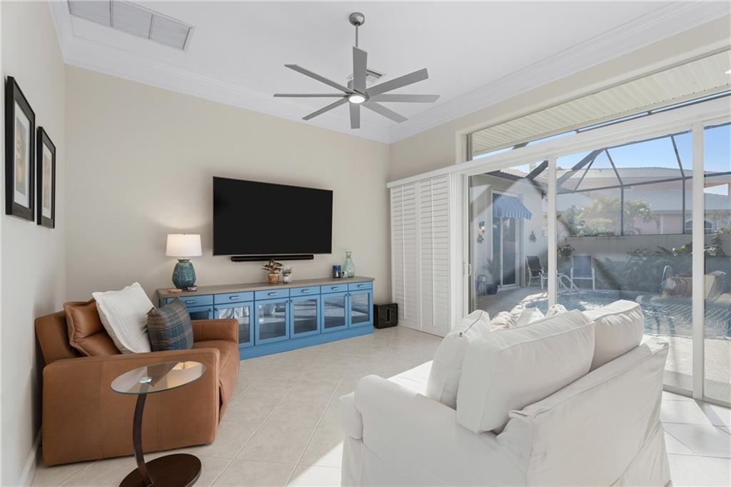 ''''''ISLAND CLUB RIVERSIDE, PHASES V & VI'''''' - Residential