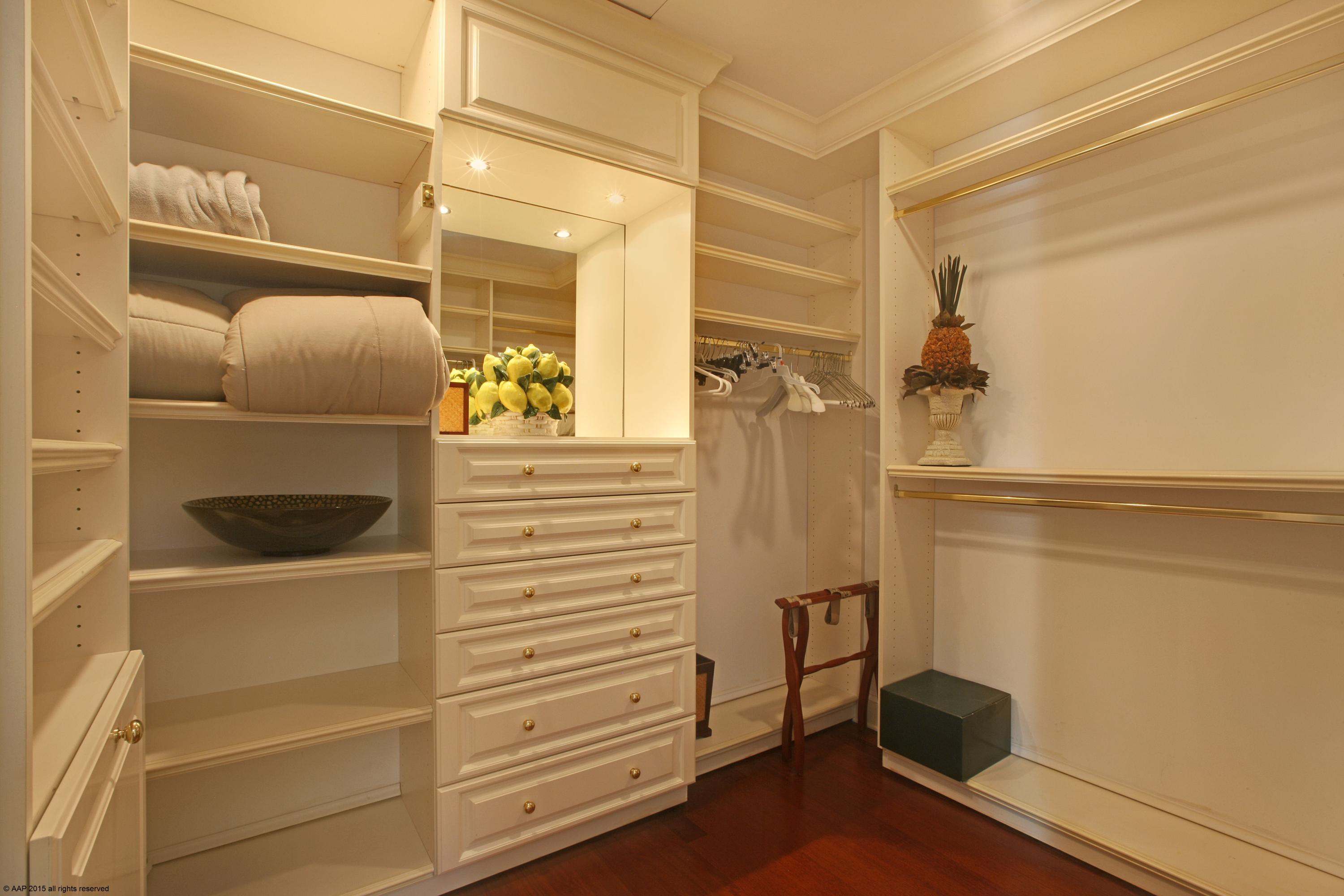 BRIDLE PATH - Residential