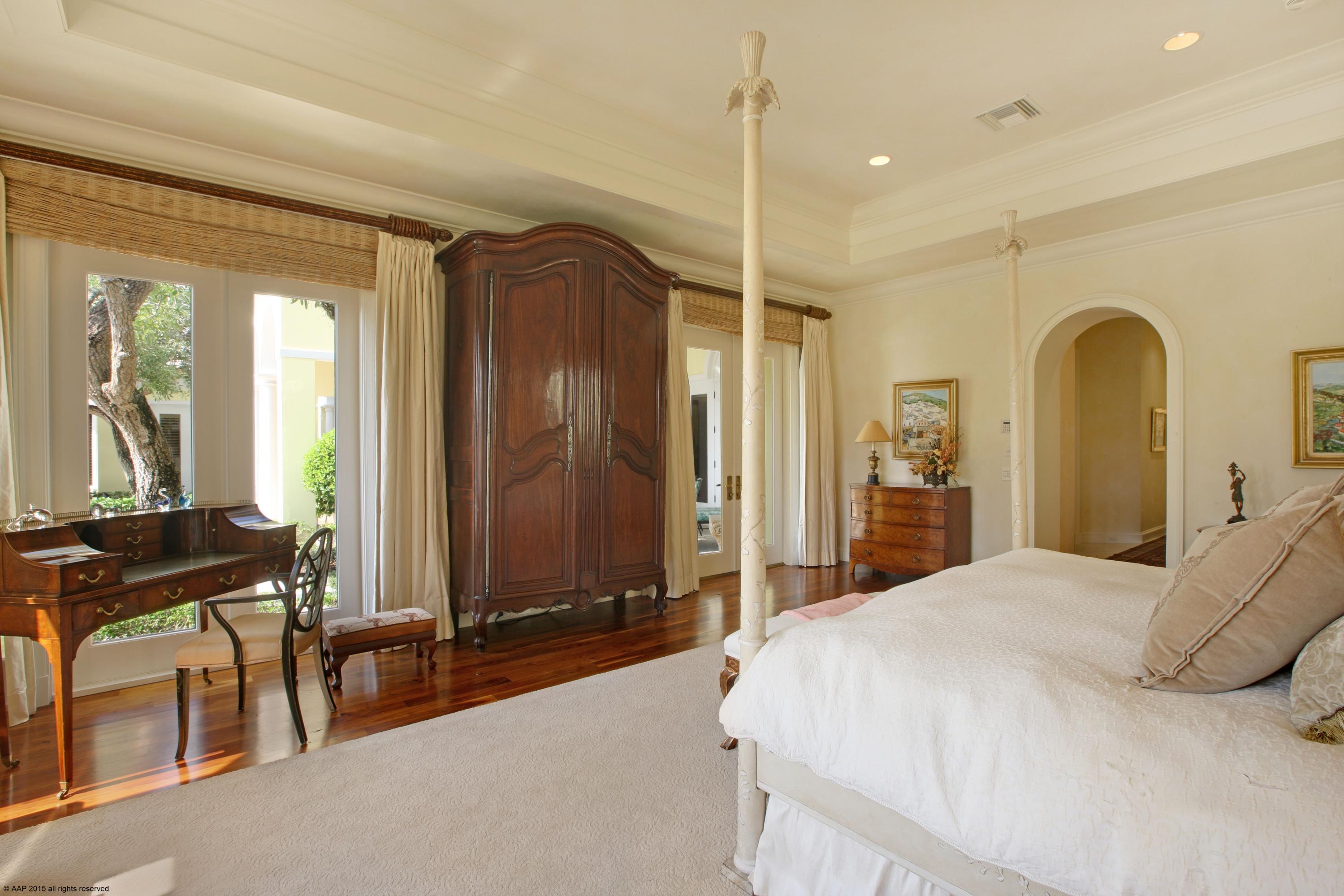 BRIDLE PATH - Residential