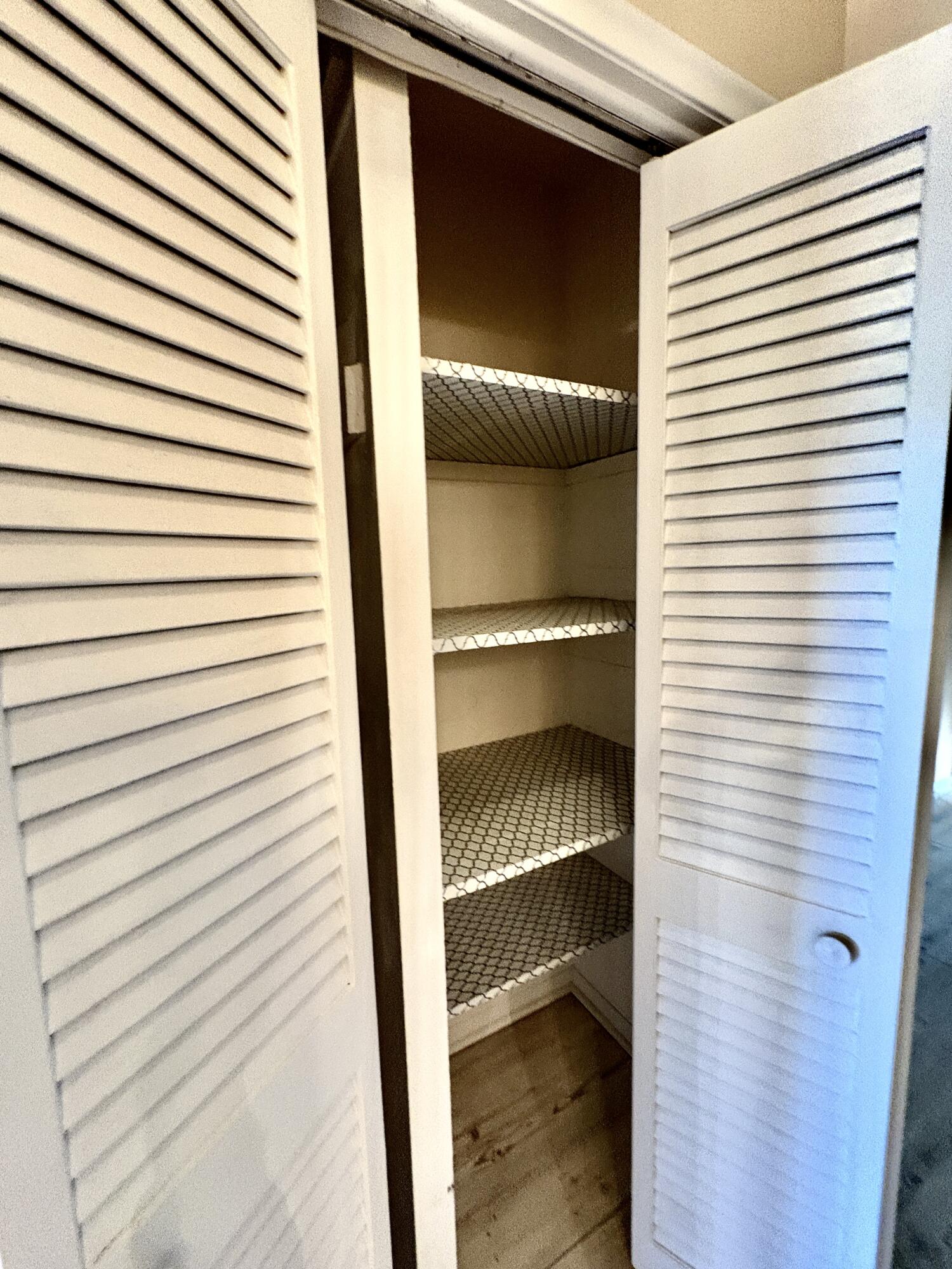 CENTURY VILLAGE / WALTHAM CONDO - Residential Lease