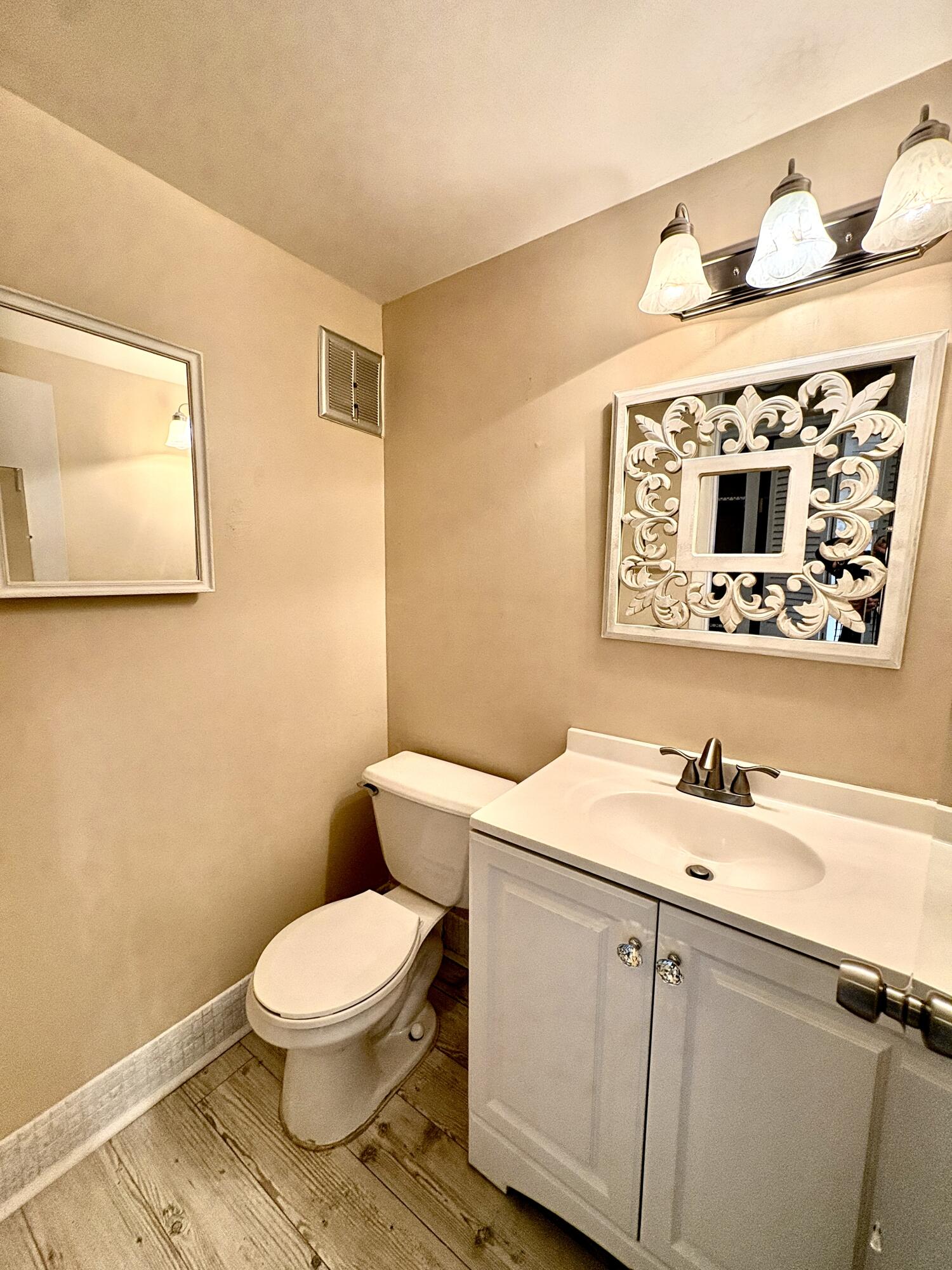 CENTURY VILLAGE / WALTHAM CONDO - Residential Lease