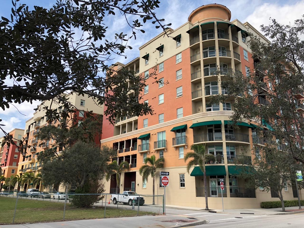 PRADO CONDO - Residential