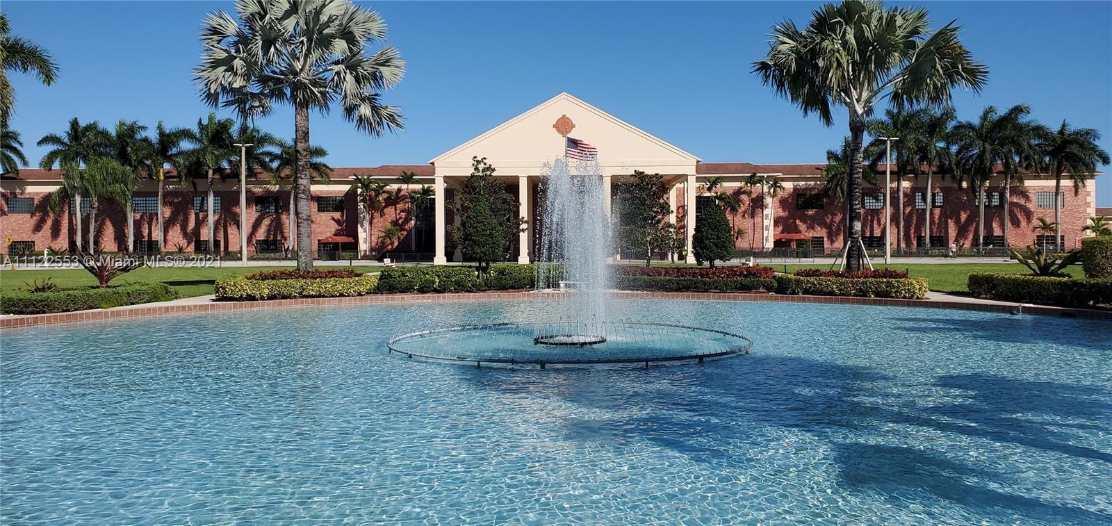 NO RENTAL RESTRICTIONS! Spacious 1 bed, 1.5 bath with stunning lake views and a large screened-in patio. Maintenance includes internet, water, and cable. Enjoy a peaceful setting with access to a 125,000 sq. ft. clubhouse featuring a performance theater, fitness center, pools, tennis, bocce, houses of worship, and more. Walk to all amenities, with shuttle service available throughout the community and town.Can be rented right away!