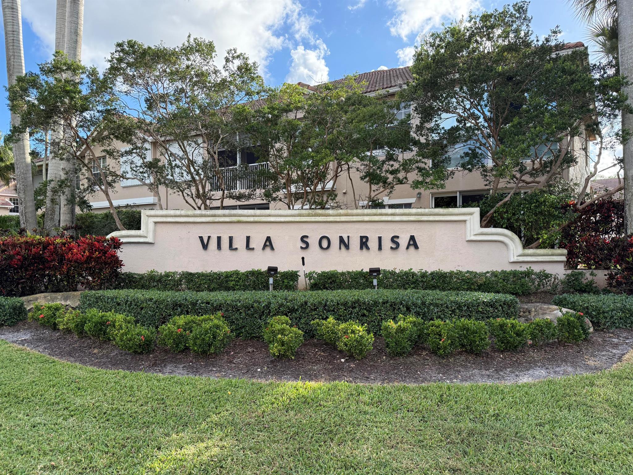 VILLA SONRISA CONDO - Residential Lease