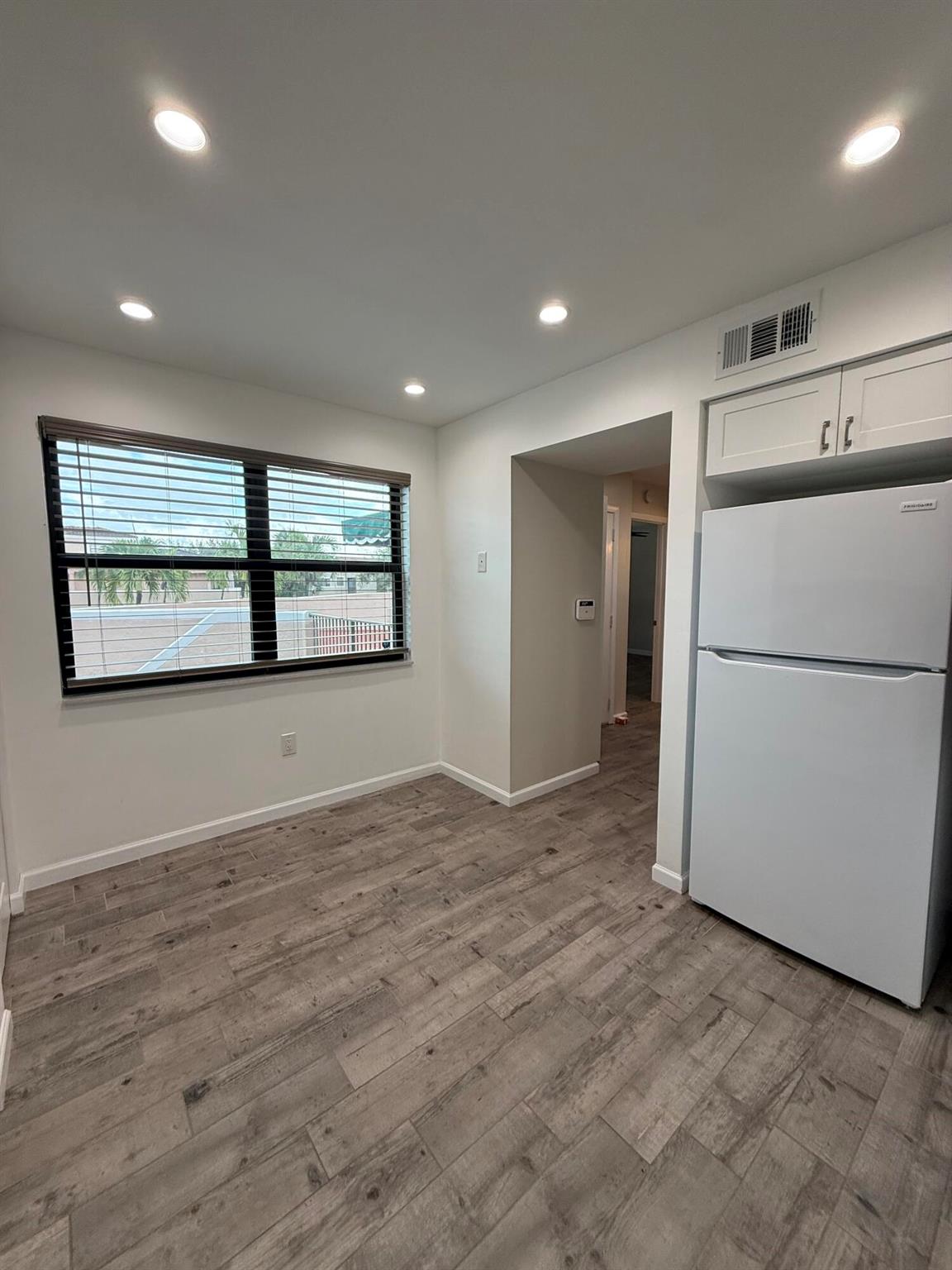 VILLA SONRISA CONDO - Residential Lease