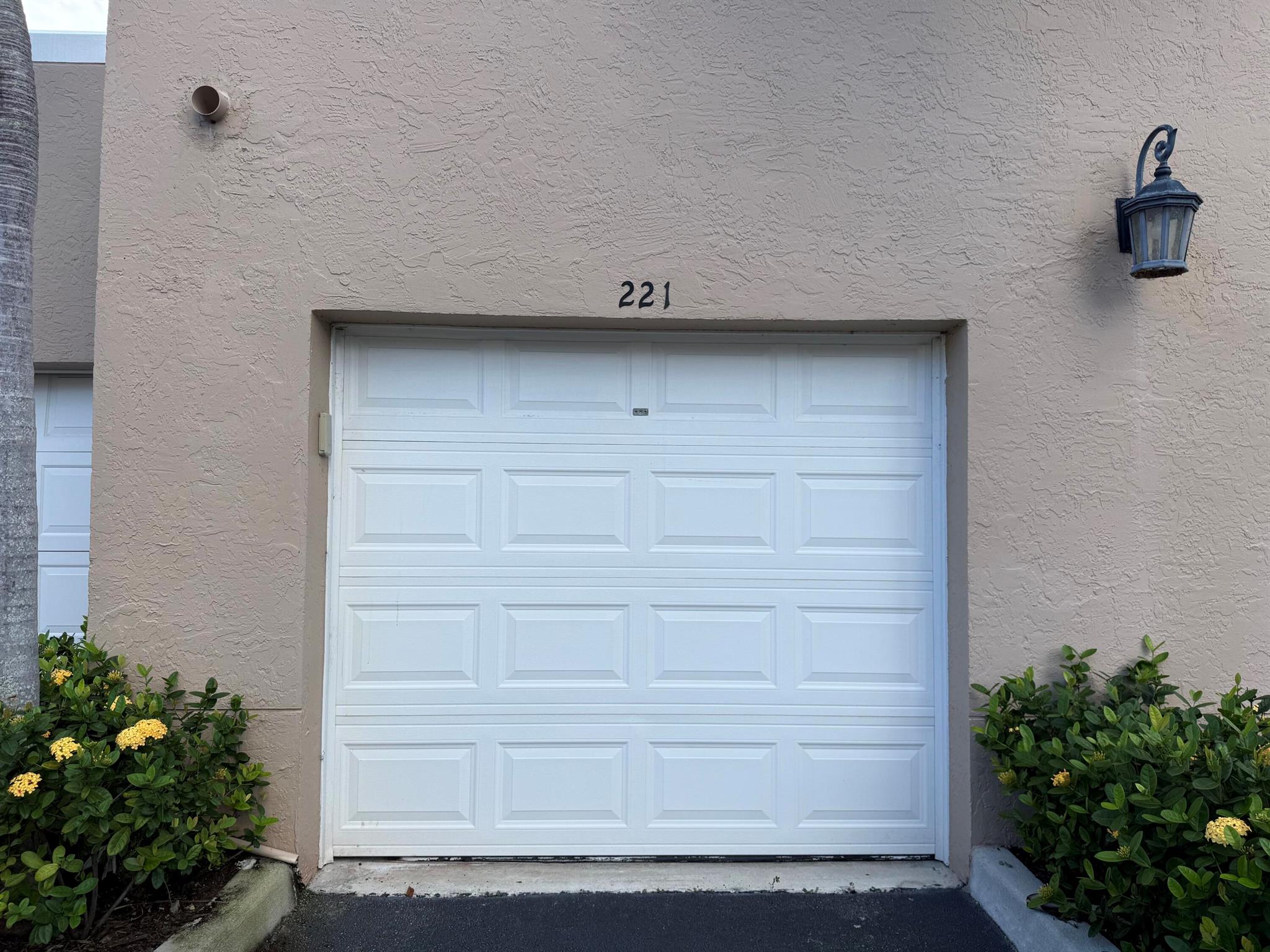 VILLA SONRISA CONDO - Residential Lease