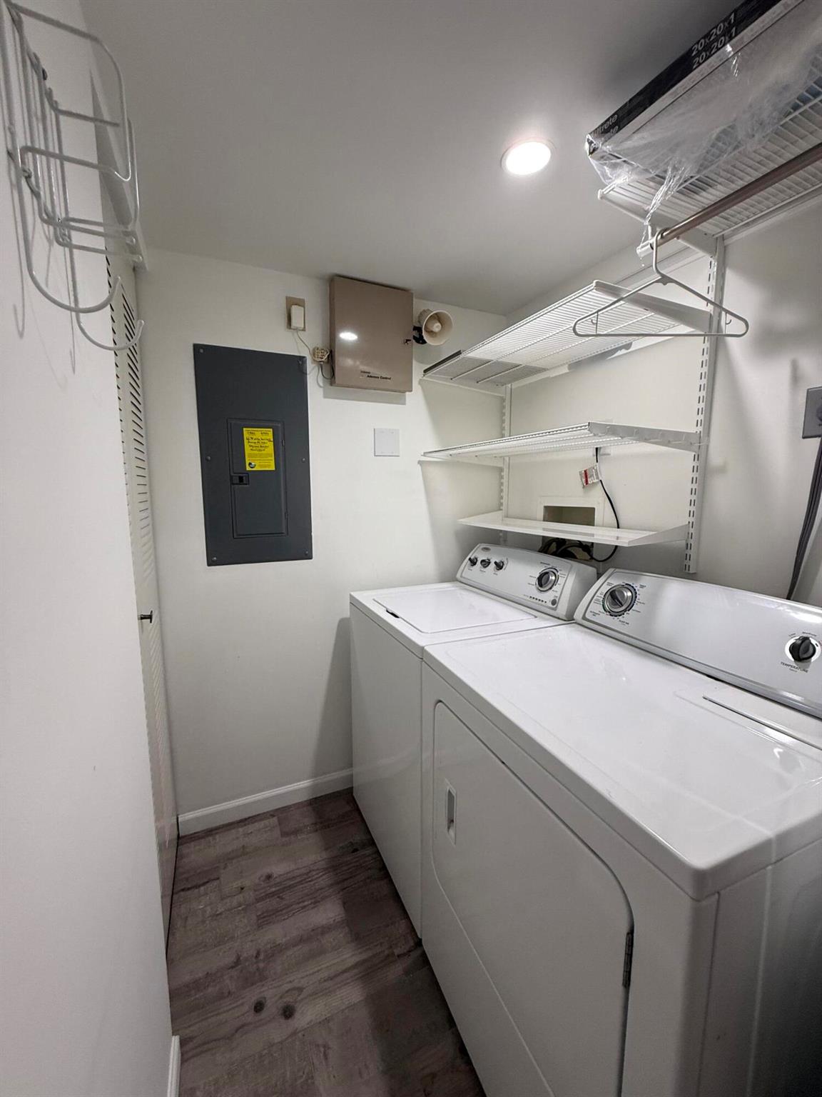 VILLA SONRISA CONDO - Residential Lease