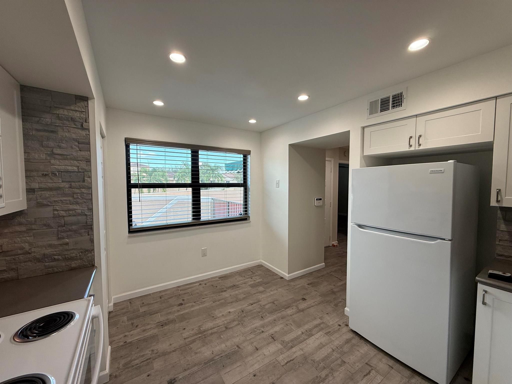 VILLA SONRISA CONDO - Residential Lease