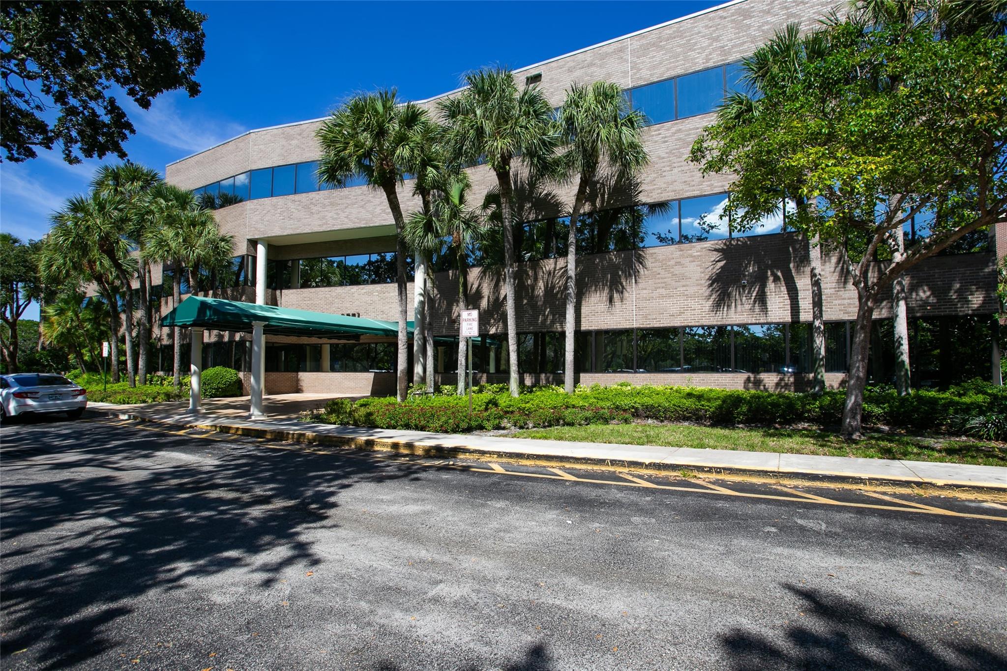 Ground Floor office located in Pine Island Commons. 1,221 sqft with 3 offices (2 with windows), conference room, kitchen, reception/waiting, and separate IT/closet. Professional managed building with well appointed lobby and entry. Close to highways 3 miles from Turnpike (east) and 5 miles to Sawgrass (west). Conveniently located near shops and restaurants.