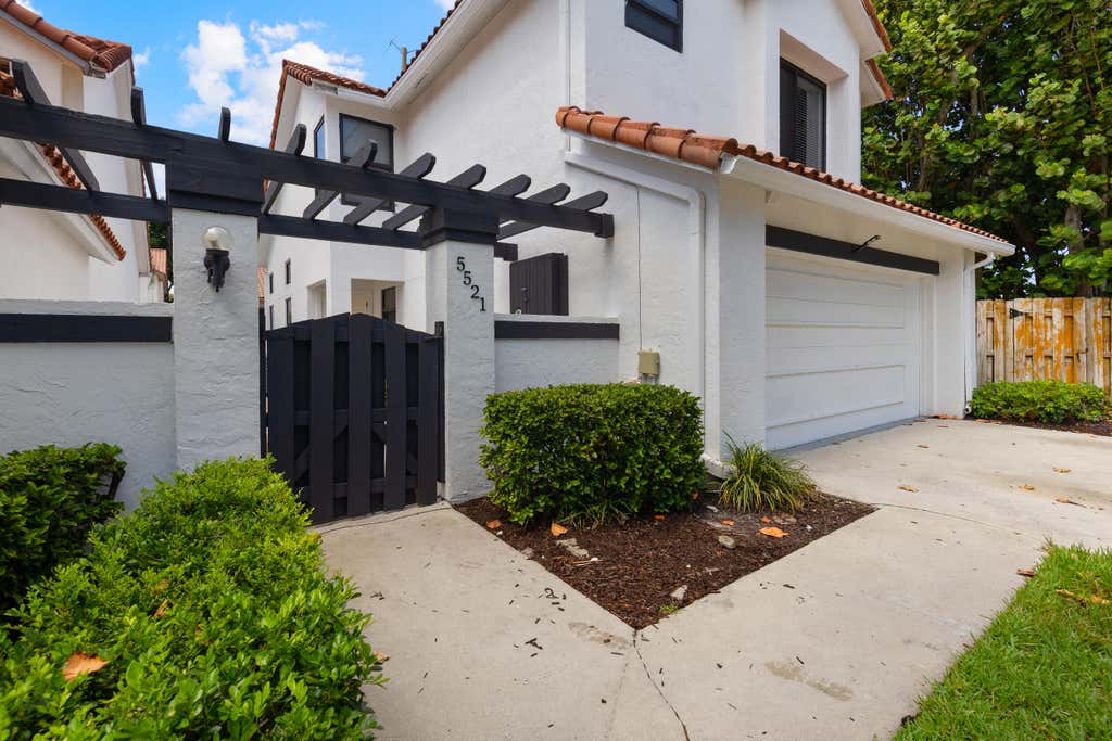 Photo of 5521 Ilford Court, Boca Raton, FL 33486 (MLS # B26041425)