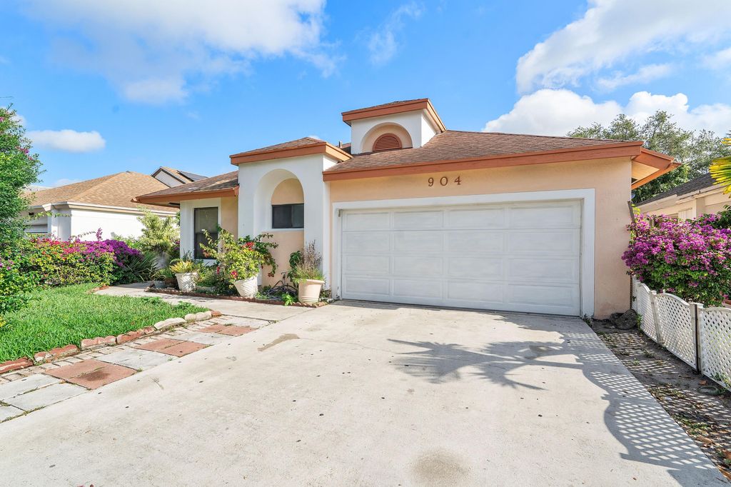 Photo of 904 Magnolia Avenue, North Lauderdale, FL 33068 (MLS # B26018608)