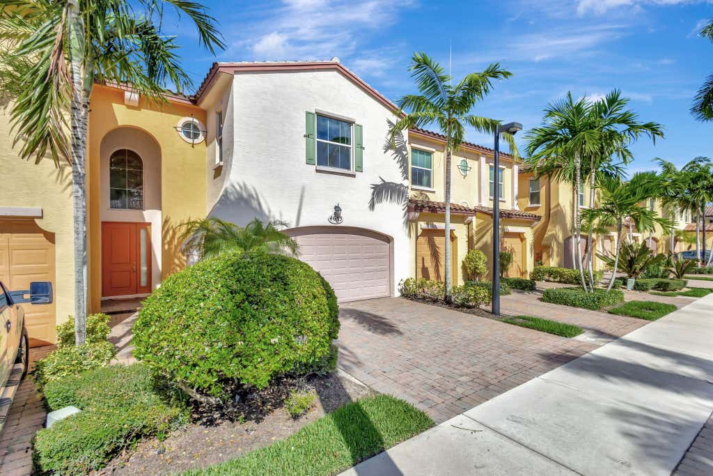 Photo of 4633 Mediterranean Circle, Palm Beach Gardens, FL 33418 (MLS # R11036971)