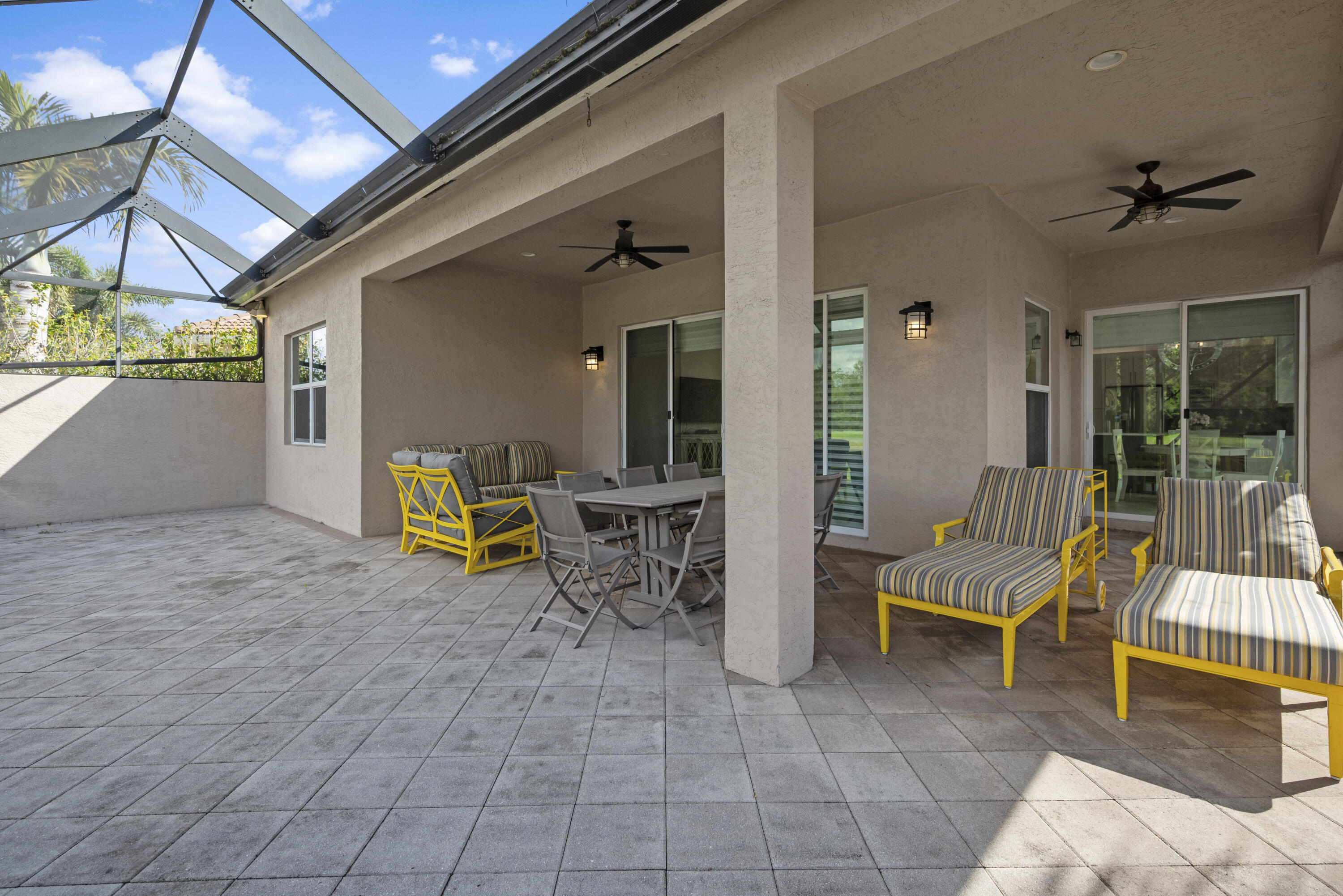 VALENCIA COVE - Residential