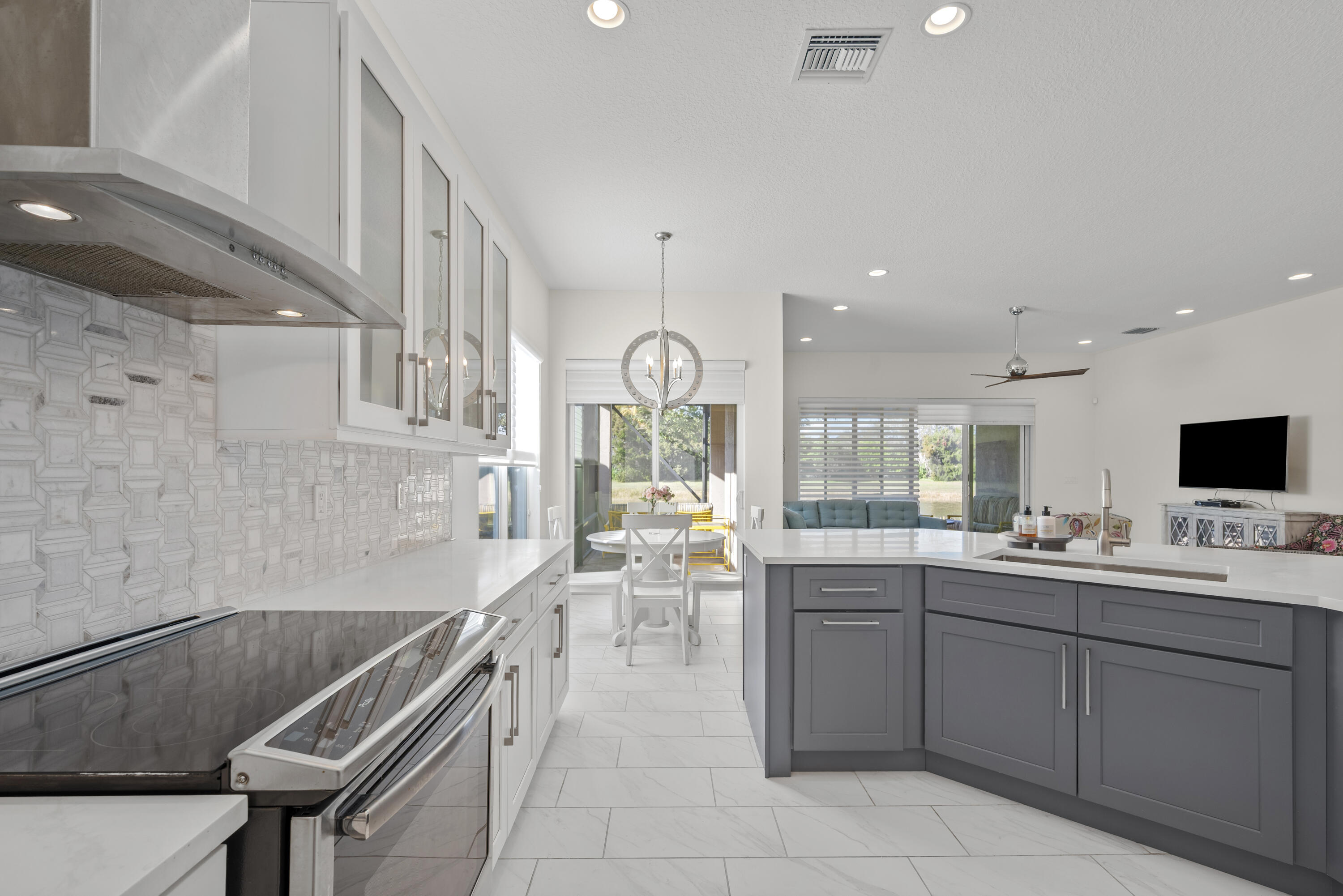 VALENCIA COVE - Residential