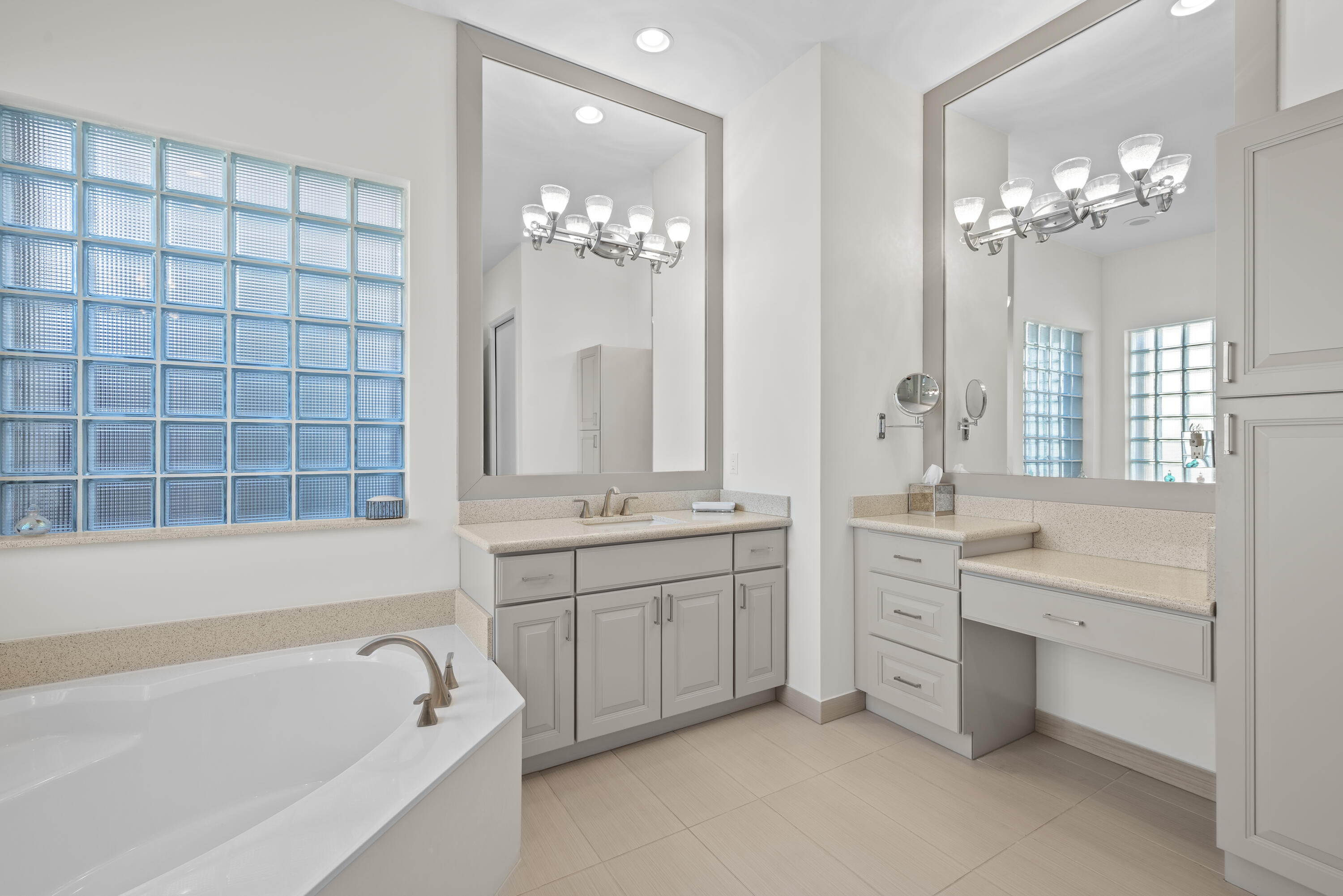 VALENCIA COVE - Residential