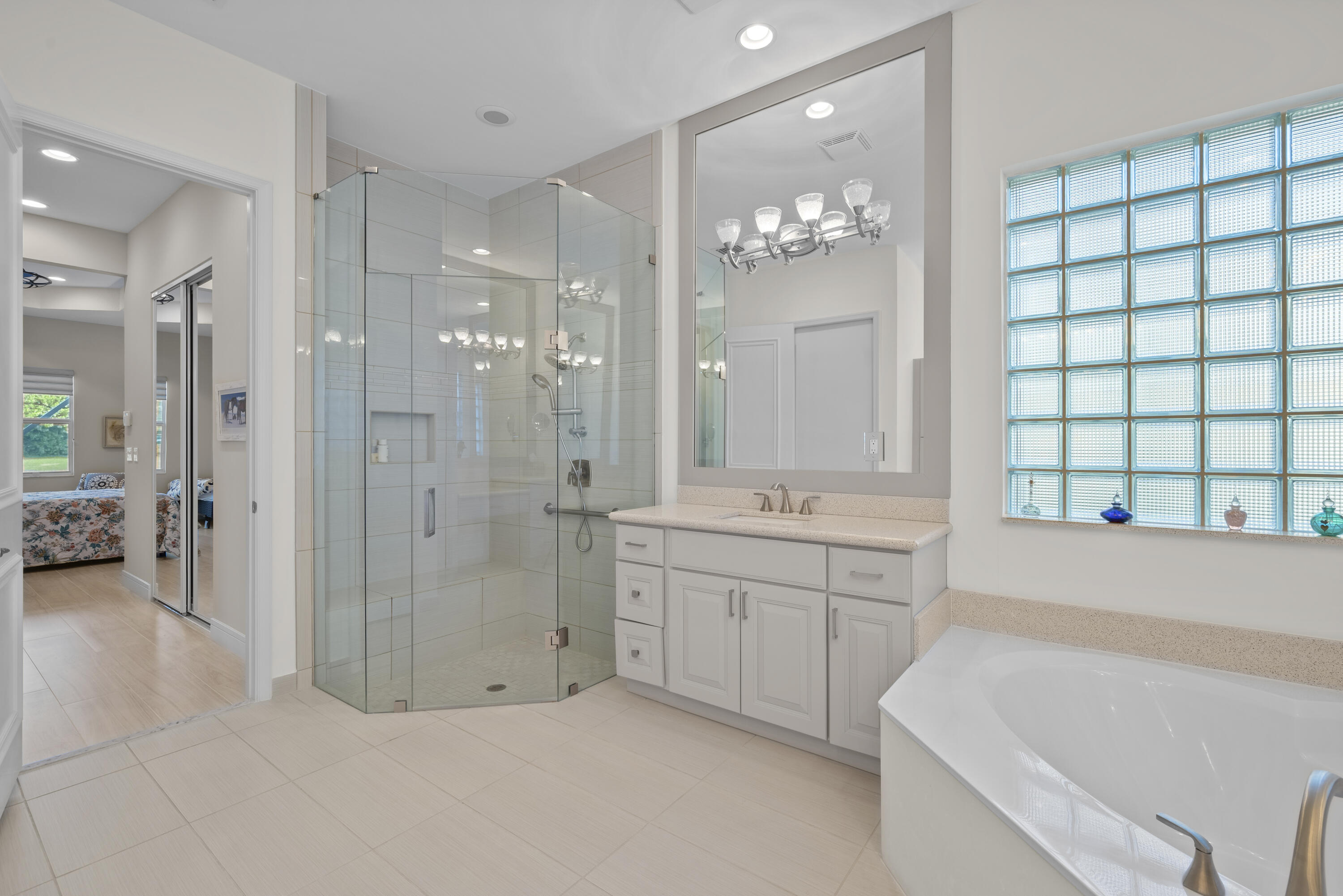 VALENCIA COVE - Residential