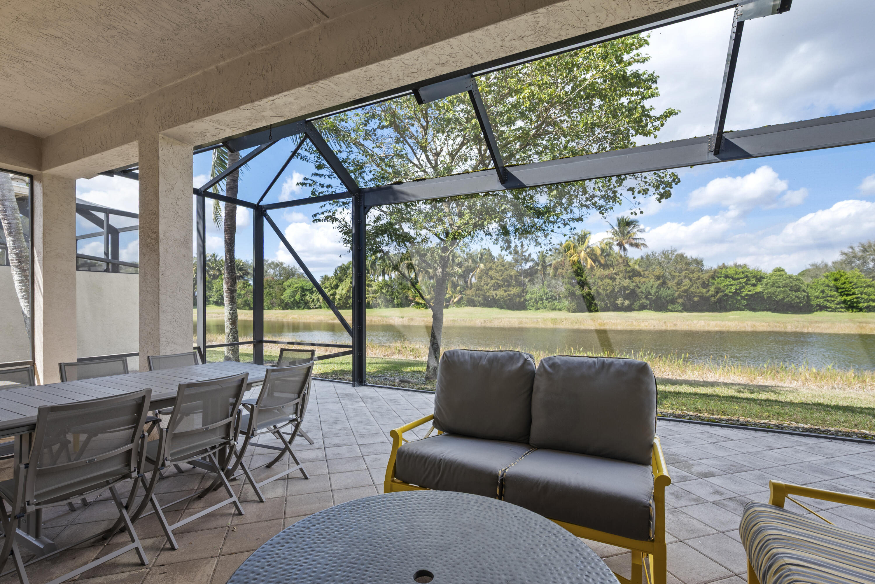 VALENCIA COVE - Residential