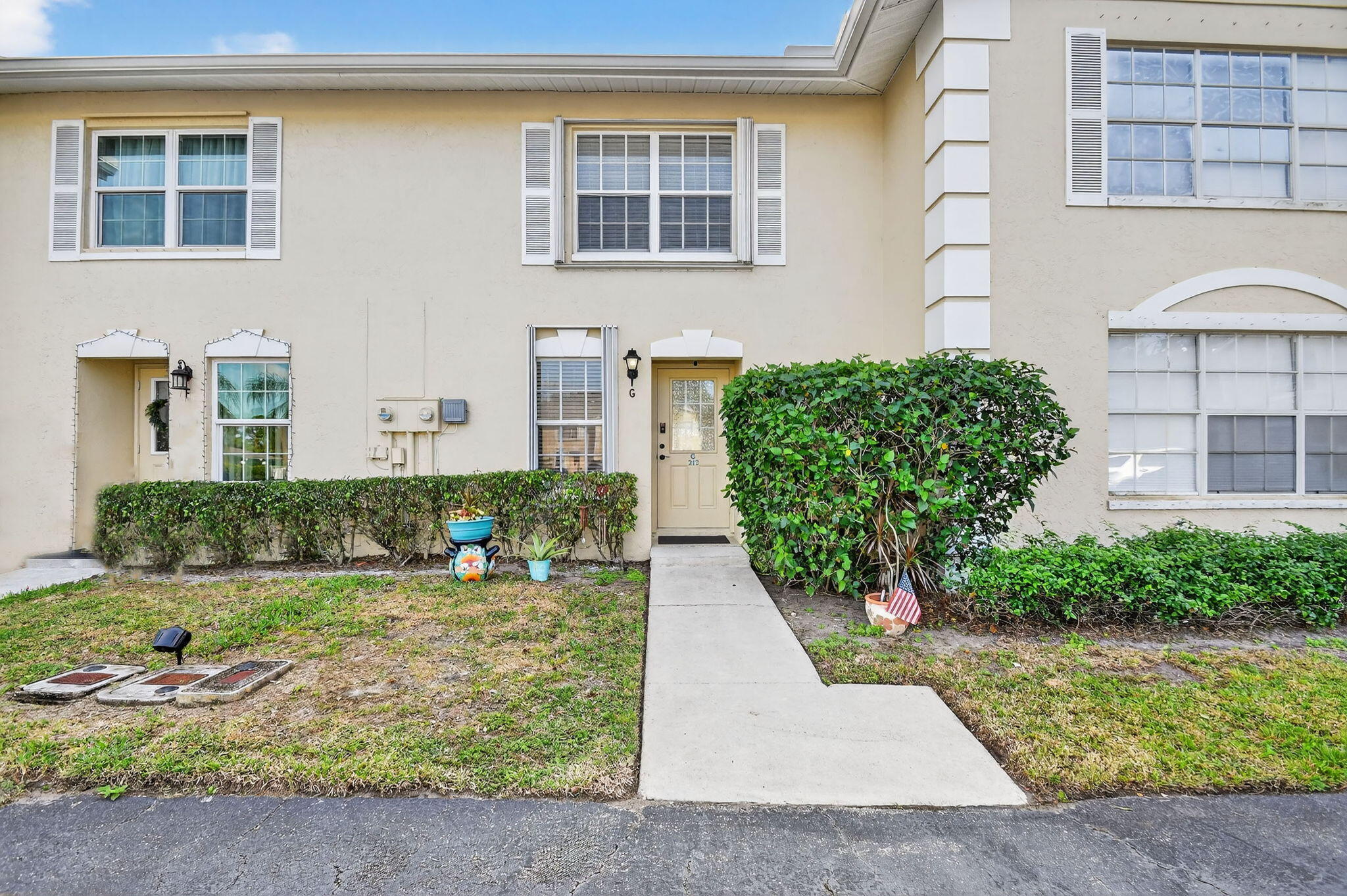 CHARTER CLUB OF PALM BEACH - Residential
