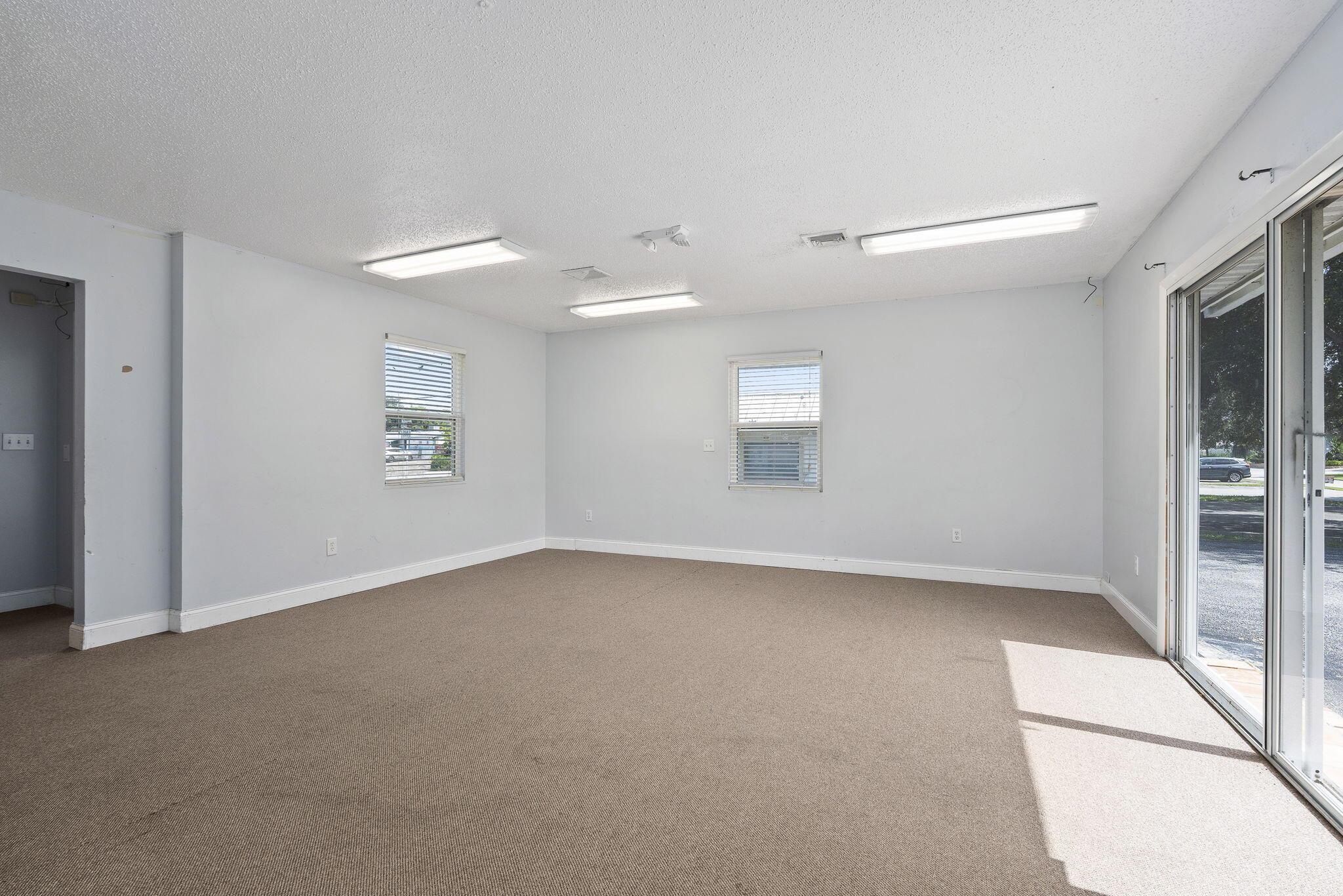 CLEVELAND - Commercial Sale