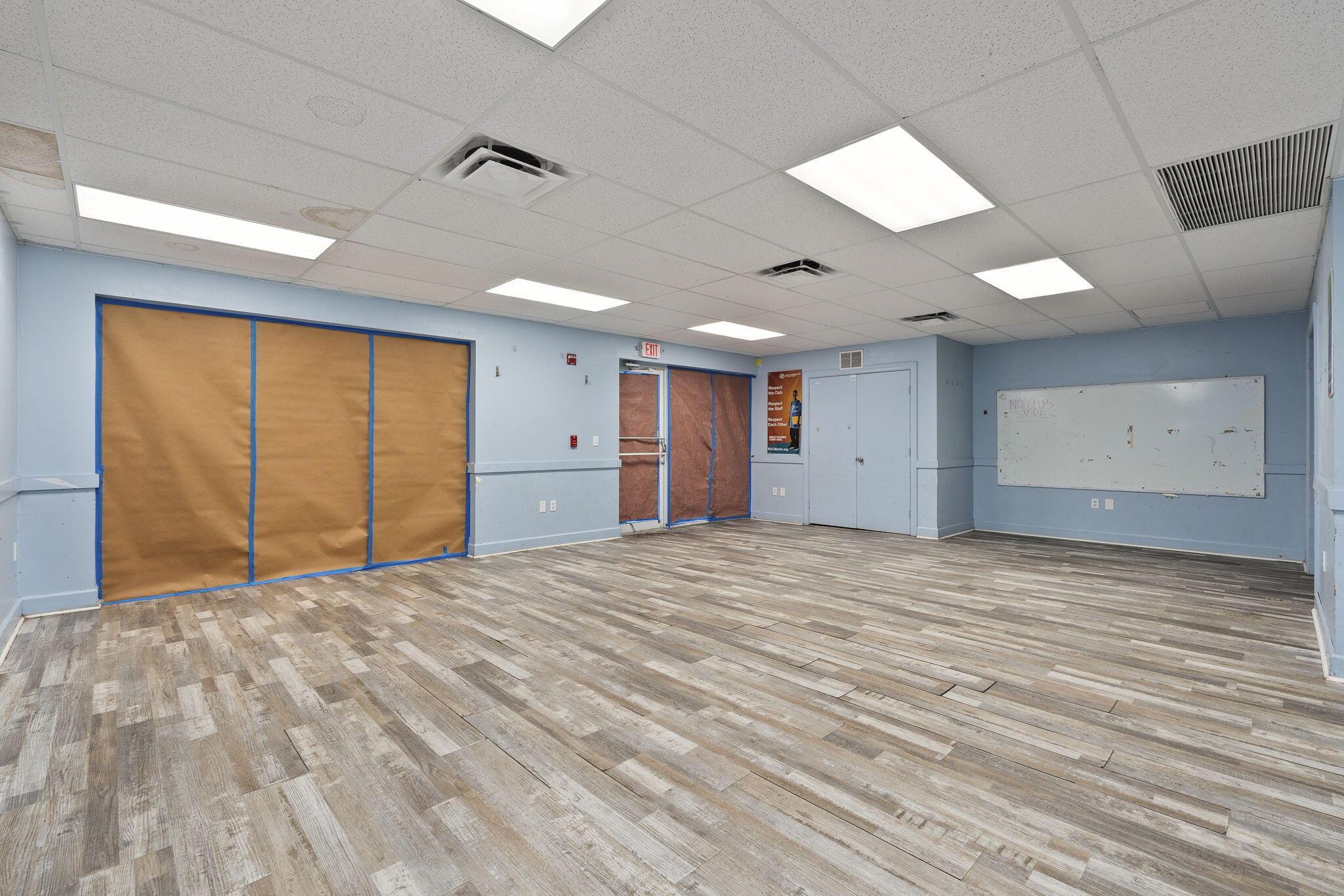 CLEVELAND - Commercial Sale