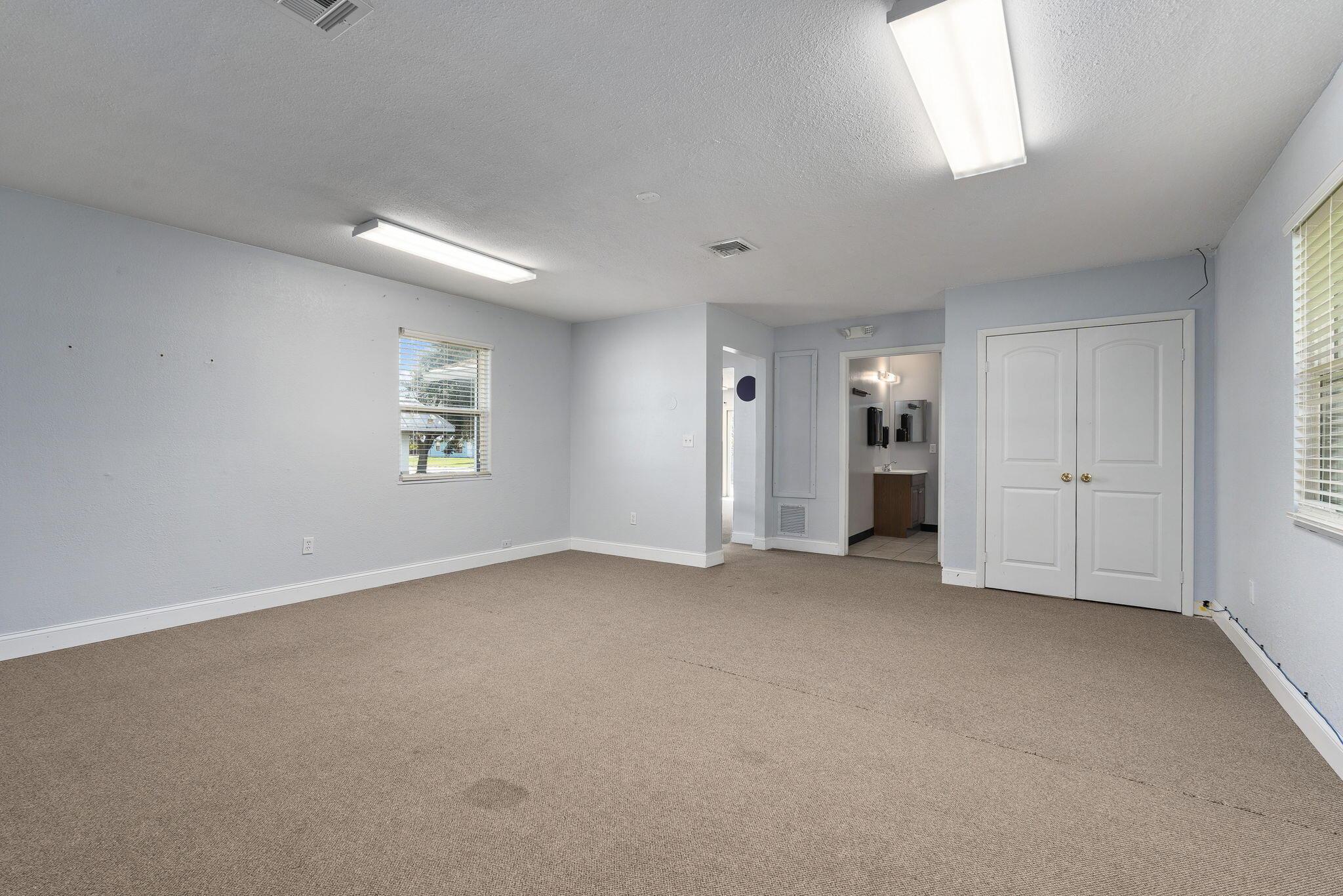 CLEVELAND - Commercial Sale