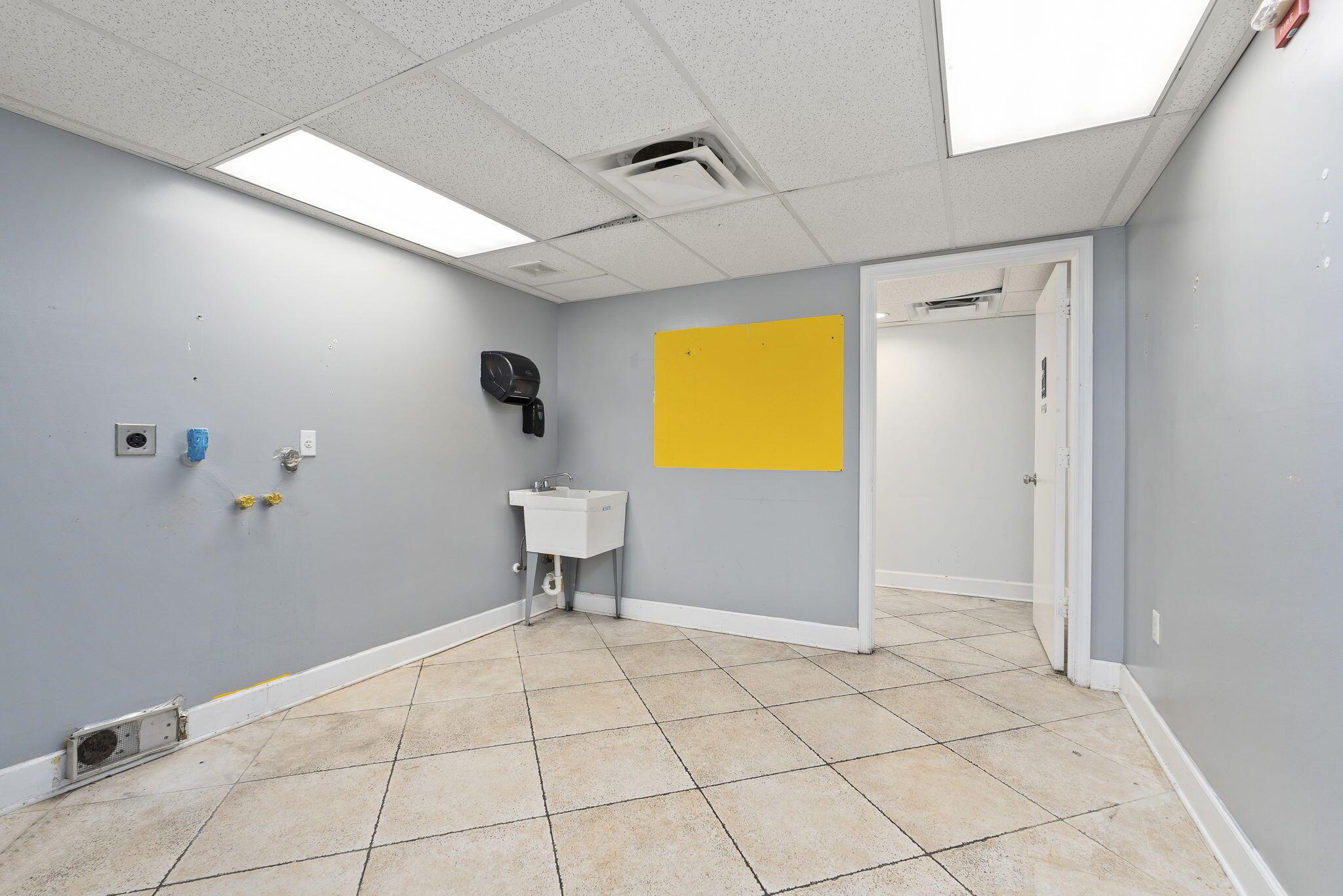 CLEVELAND - Commercial Sale