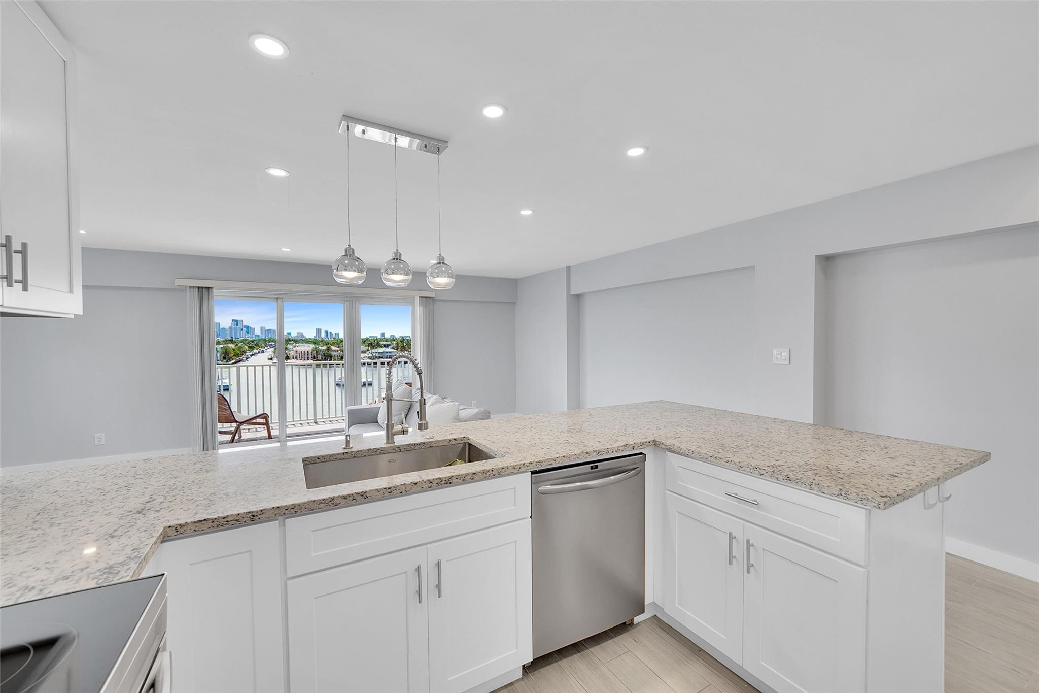 95 N Birch Rd 601