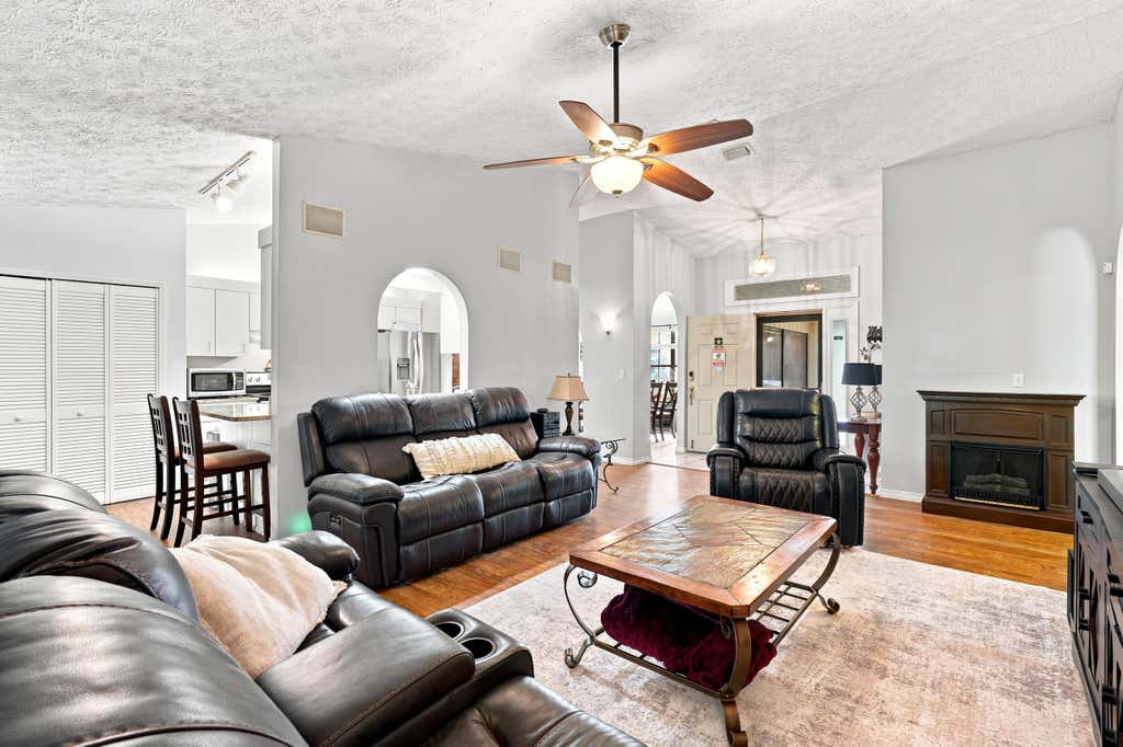 Photo of 6107 BAMBOO Drive, Fort Pierce, FL 34982 (MLS # B26052244)