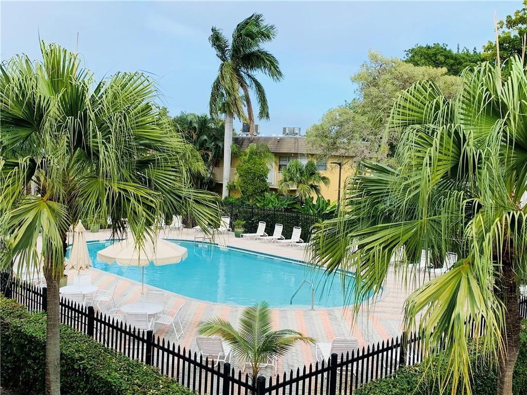 Village Park at Oakland - Residential