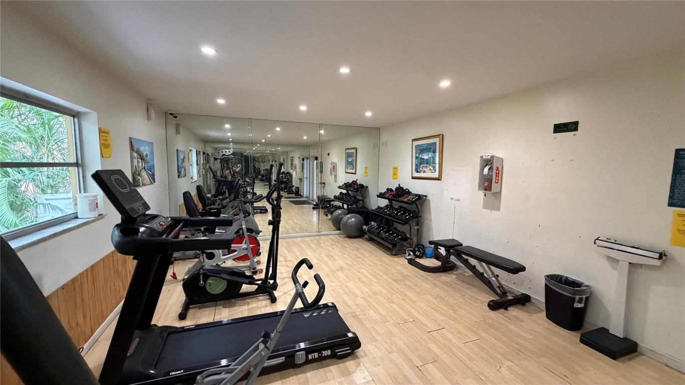 Village Park at Oakland - Residential