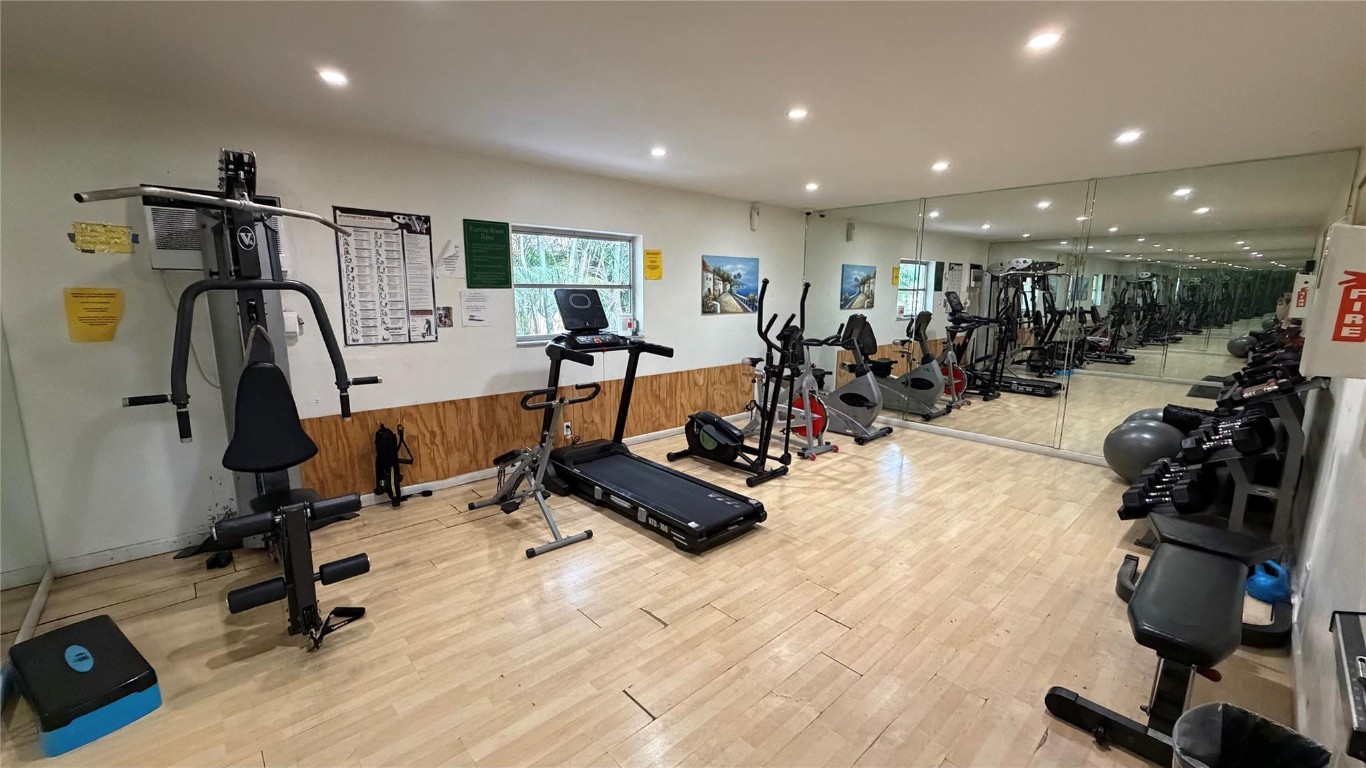 Village Park at Oakland - Residential