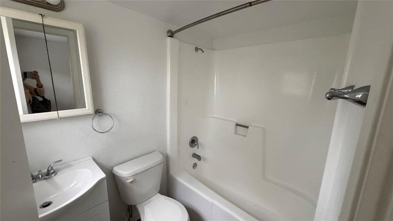 Village Park at Oakland - Residential