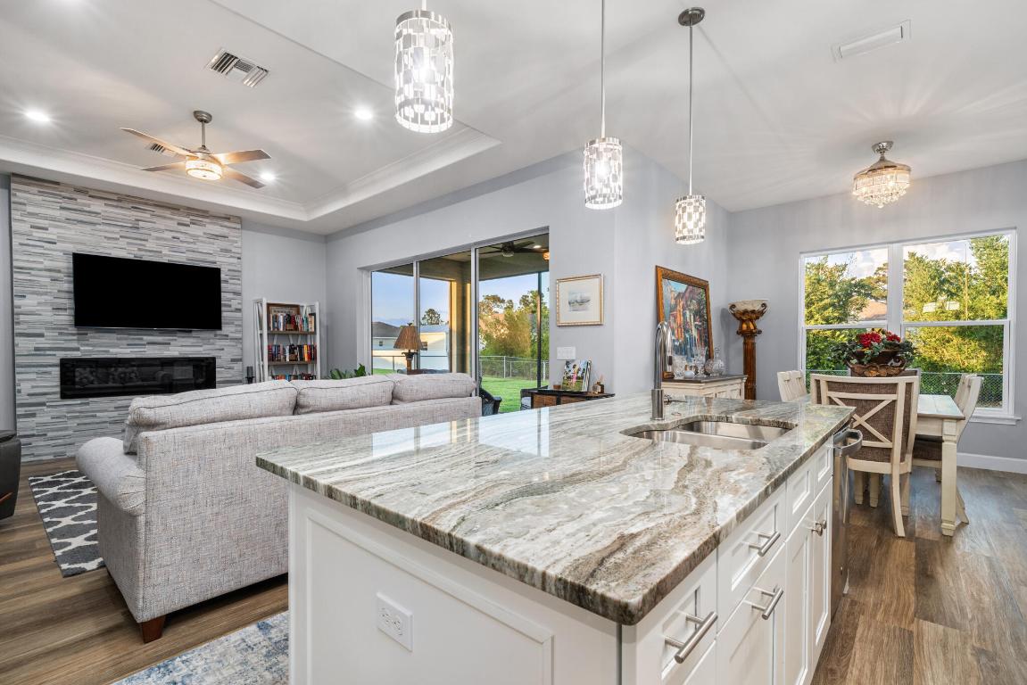 Sun 'n Lakes - Residential