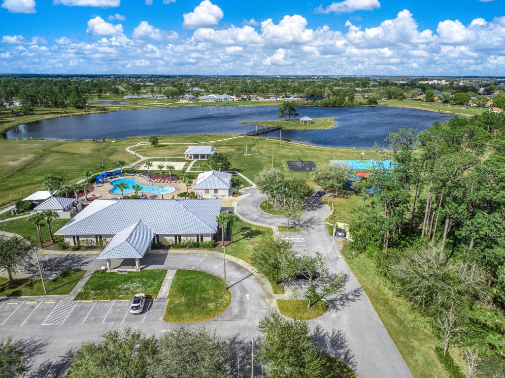 Sun 'n Lakes - Residential