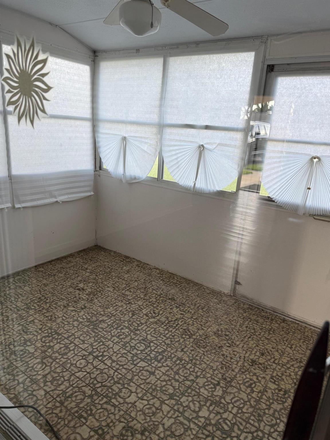 CRESTHAVEN VILLAS CONDO 2 - Residential Lease