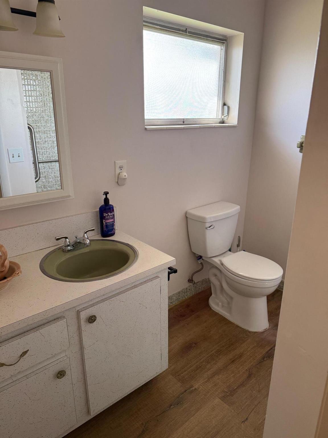 CRESTHAVEN VILLAS CONDO 2 - Residential Lease