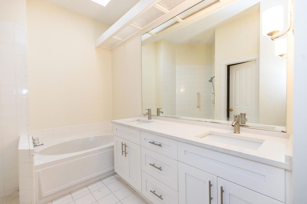 Photo of 8508 Doverbrook Drive, Palm Beach Gardens, FL 33410 (MLS # R10941889)