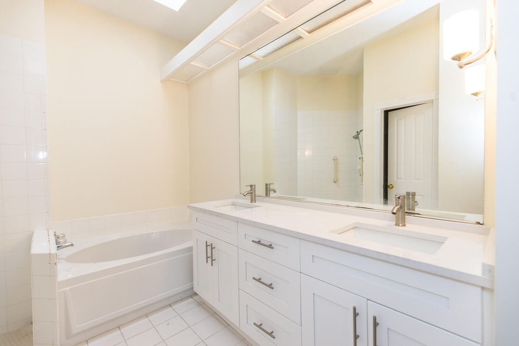 Photo of 8508 Doverbrook Drive, Palm Beach Gardens, FL 33410 (MLS # R10941889)