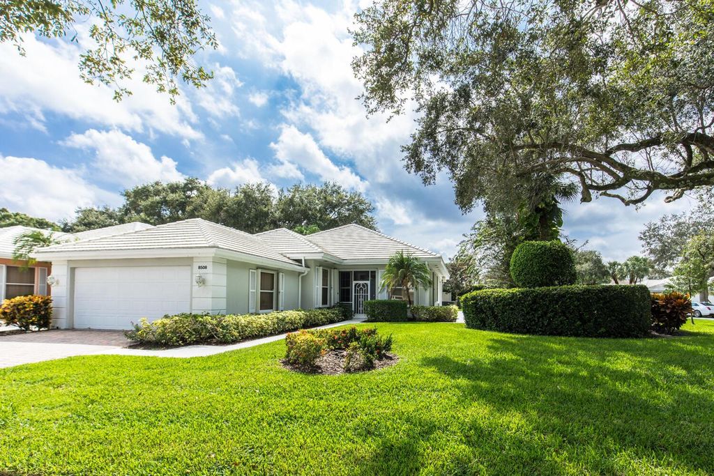 Photo of 8508 Doverbrook Drive, Palm Beach Gardens, FL 33410 (MLS # R10941889)