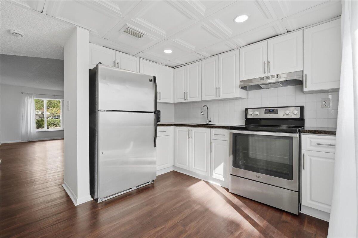 A J BENDLES - Residential Lease