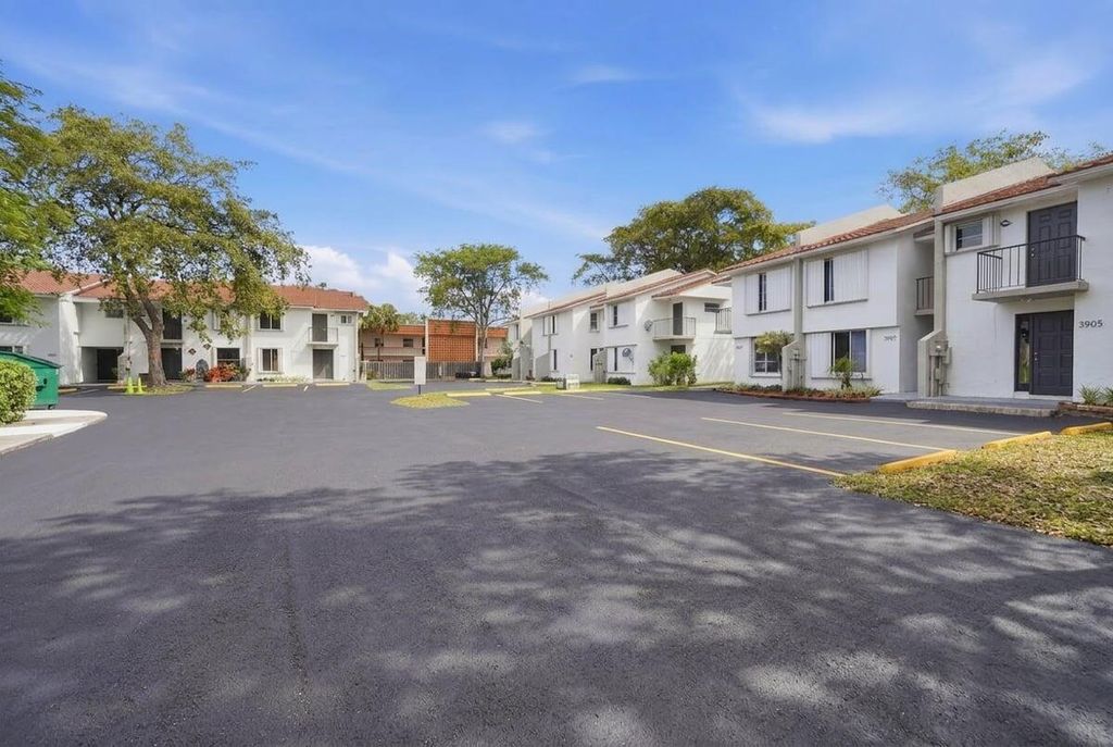 Photo of 3907 NW 76th Terrace, Hollywood, FL 33024 (MLS # B26005331)