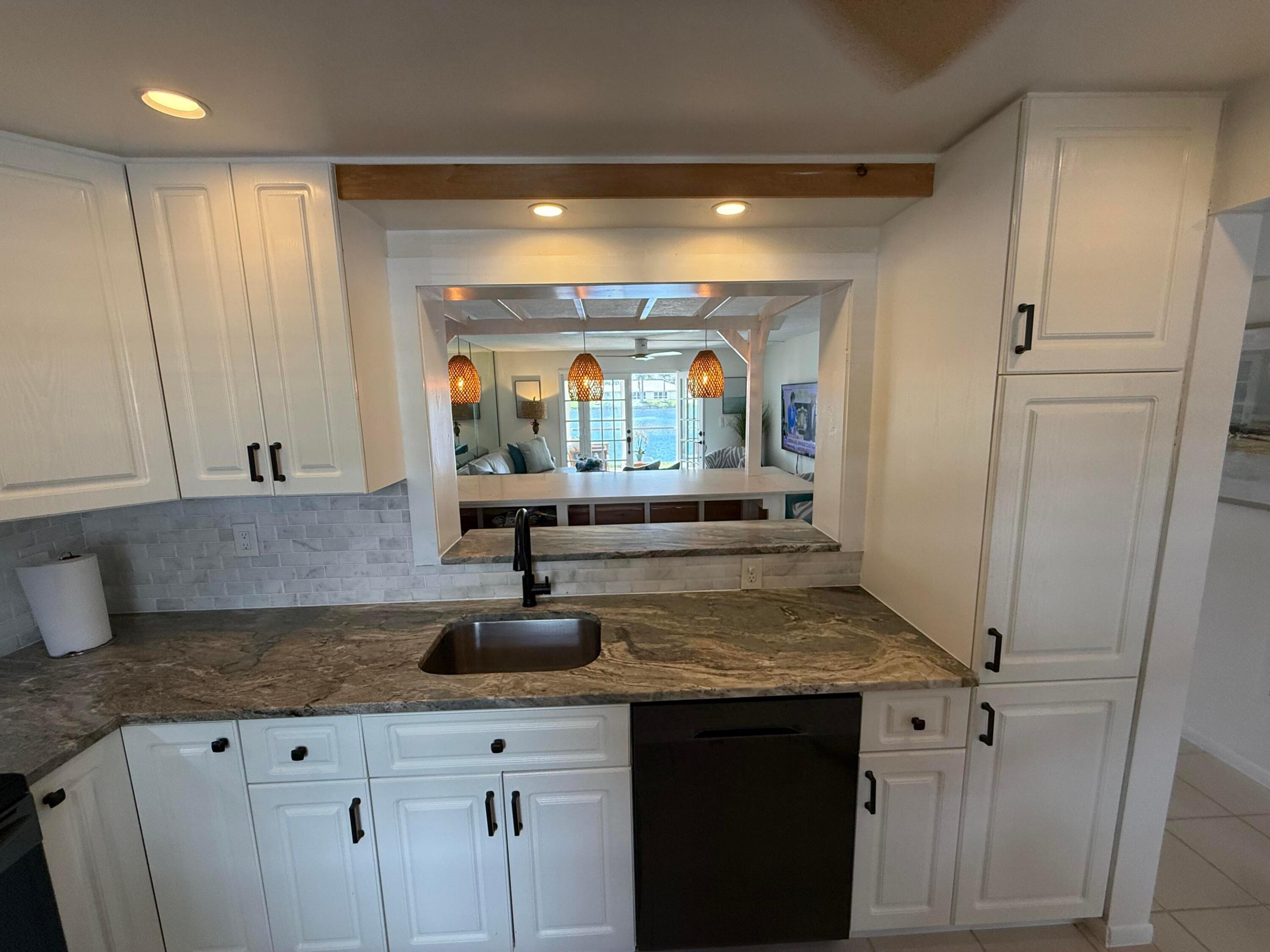 MEADOWBROOK LAKES VIEW CONDO - Residential