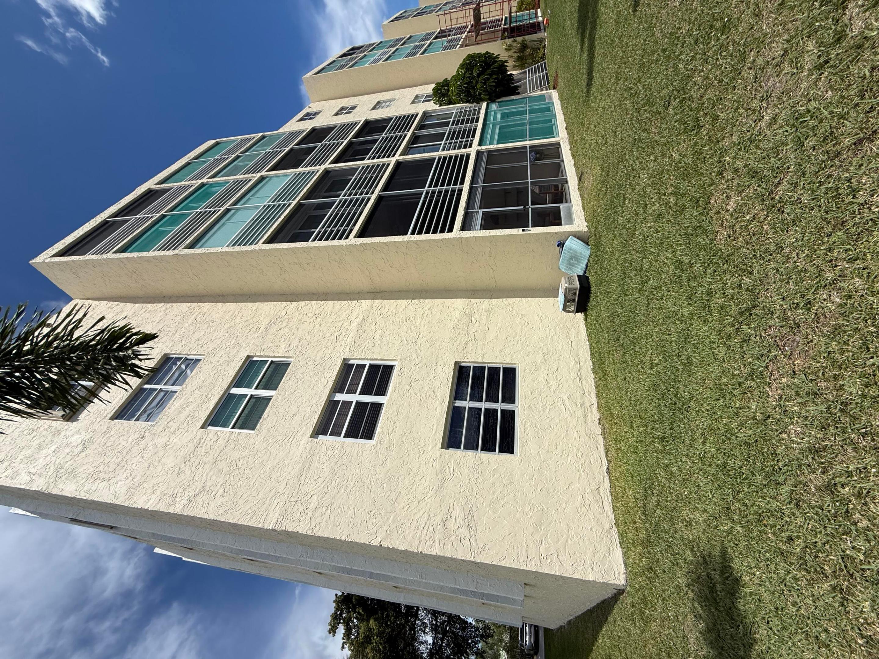 MEADOWBROOK LAKES VIEW CONDO - Residential