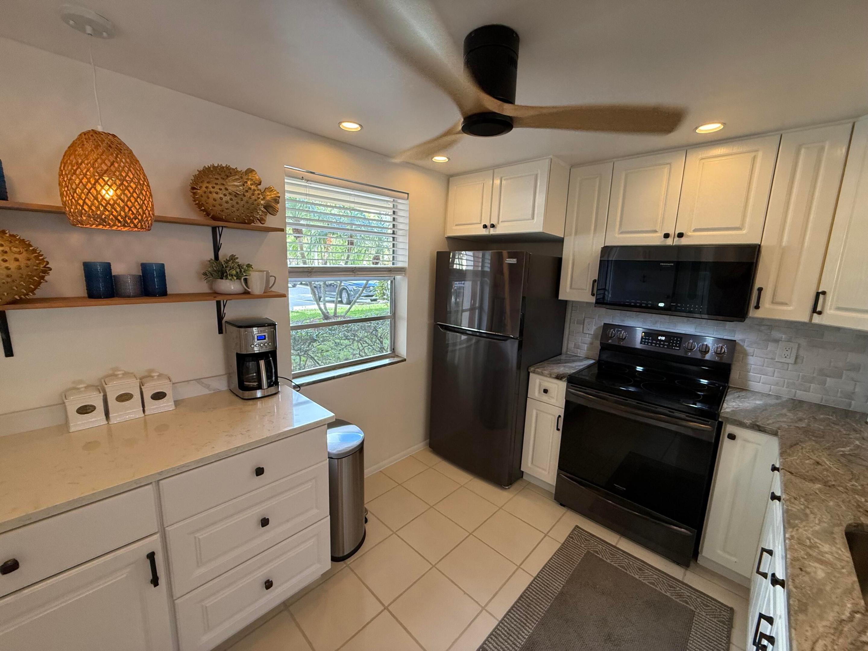 MEADOWBROOK LAKES VIEW CONDO - Residential