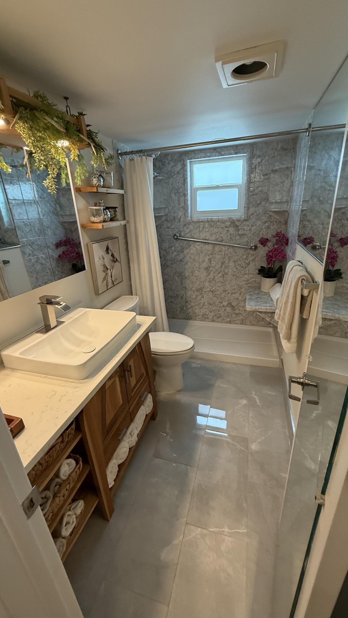 MEADOWBROOK LAKES VIEW CONDO - Residential