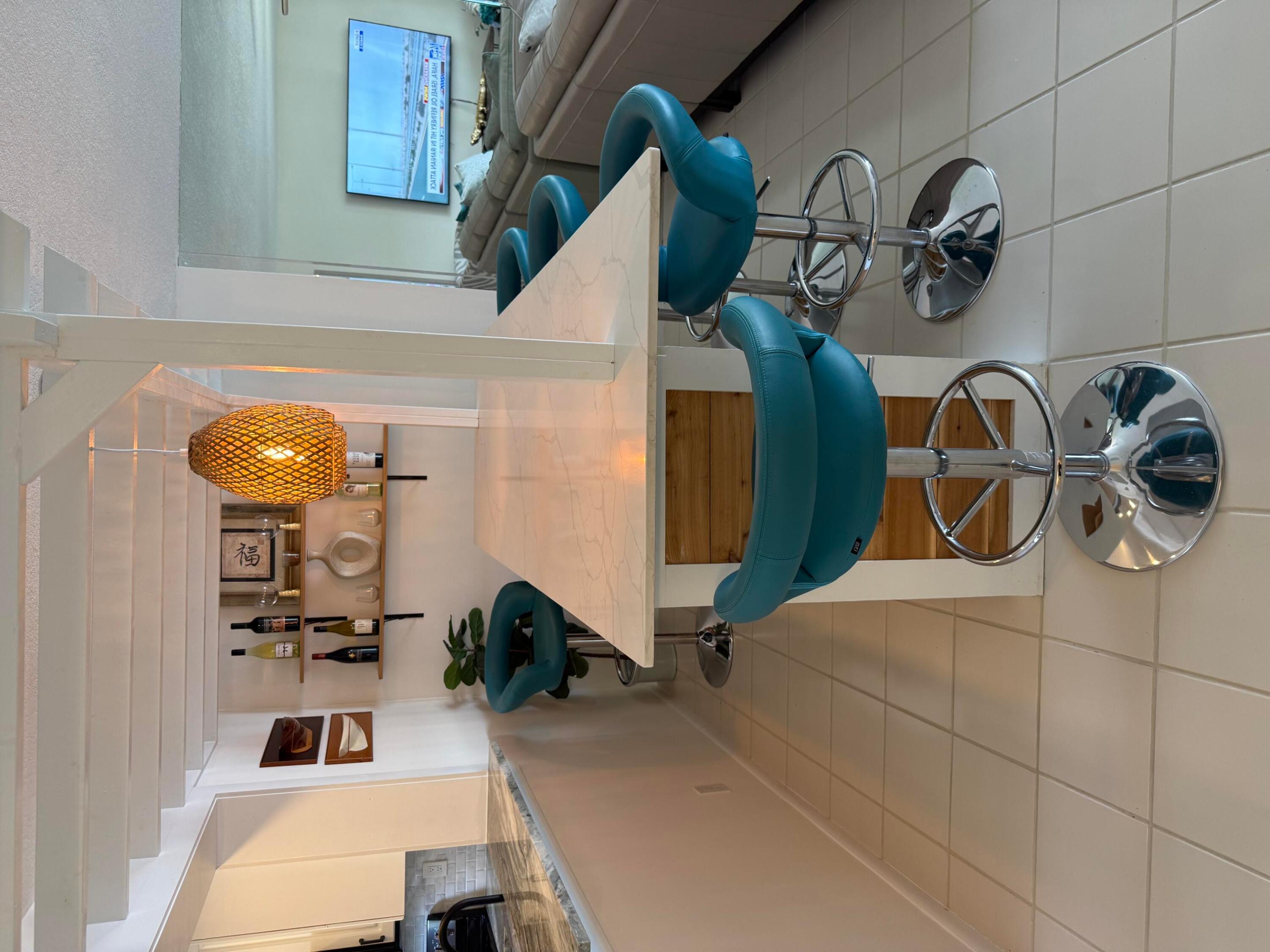 MEADOWBROOK LAKES VIEW CONDO - Residential