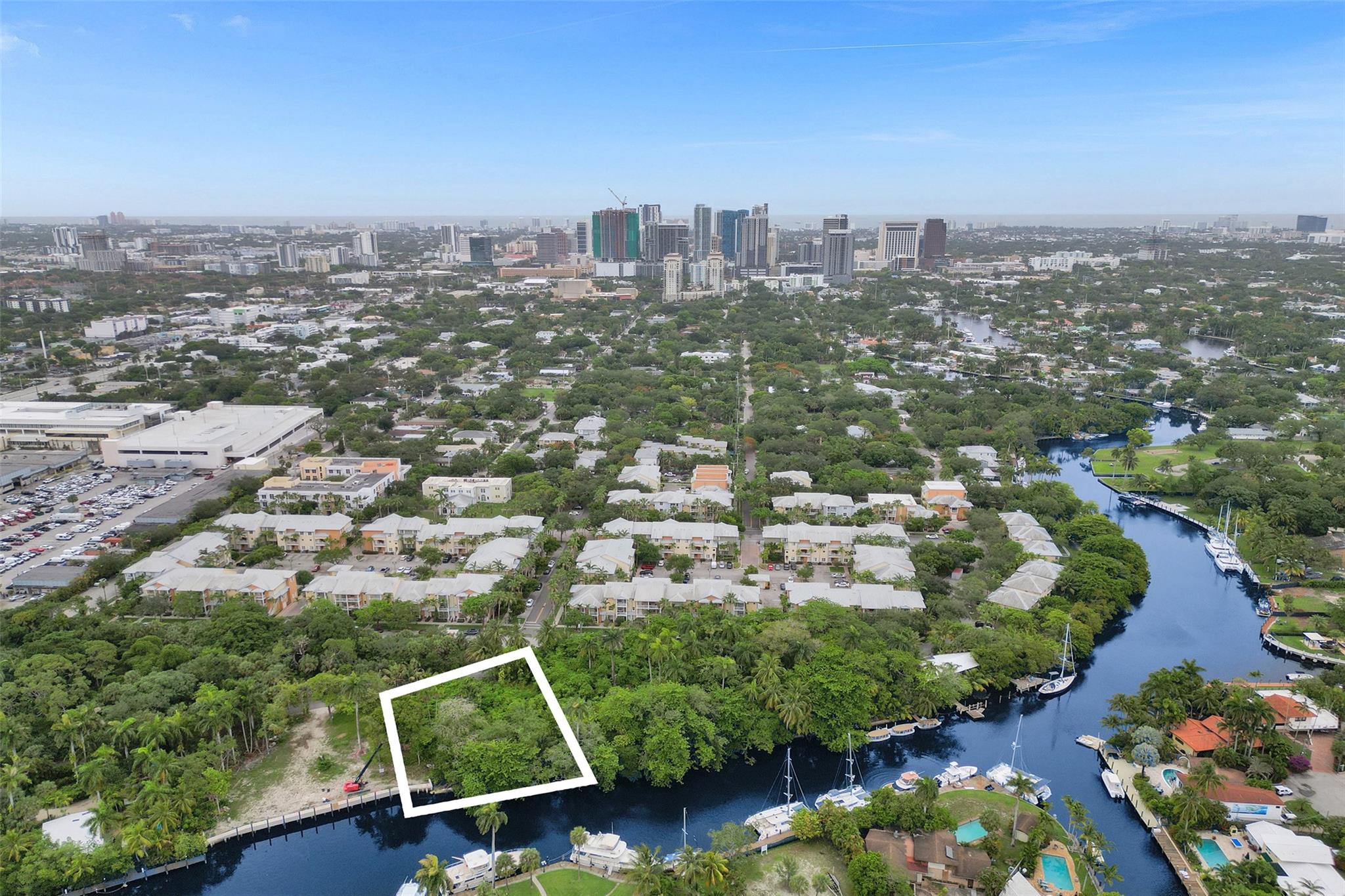 SAILBOAT BEND - Land